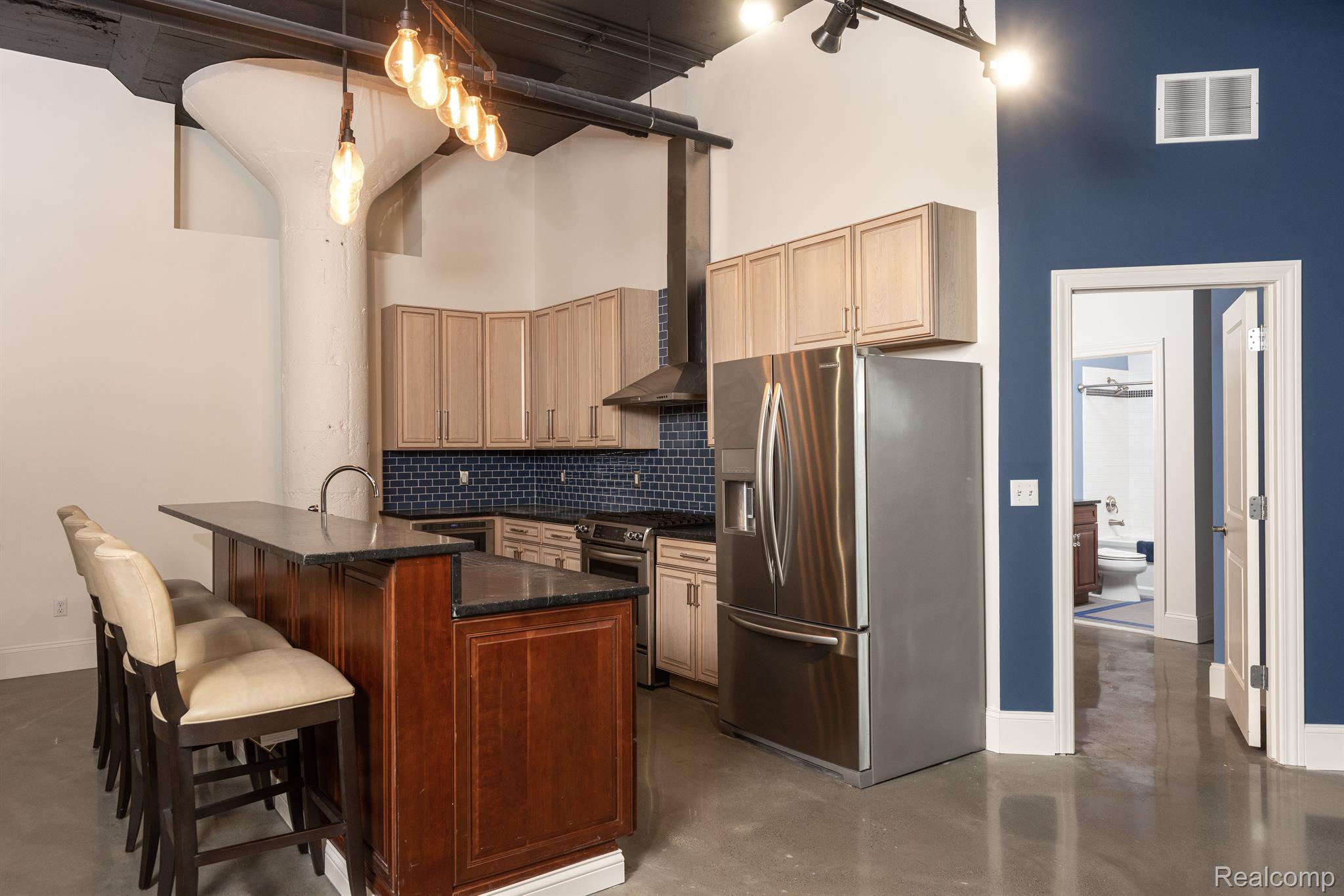 444 W WILLIS Street Unit: 401