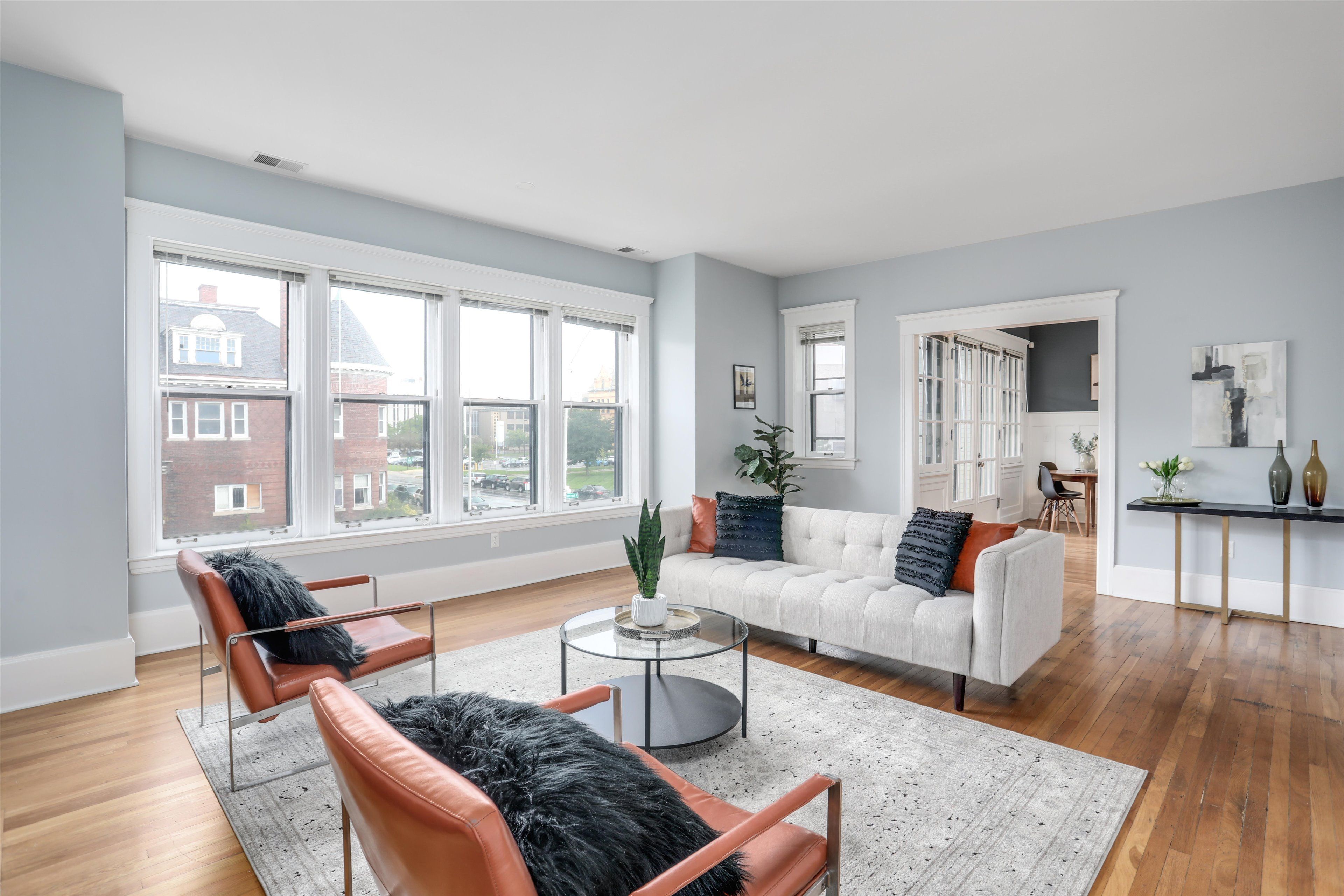 615 W Hancock Street Unit: 201