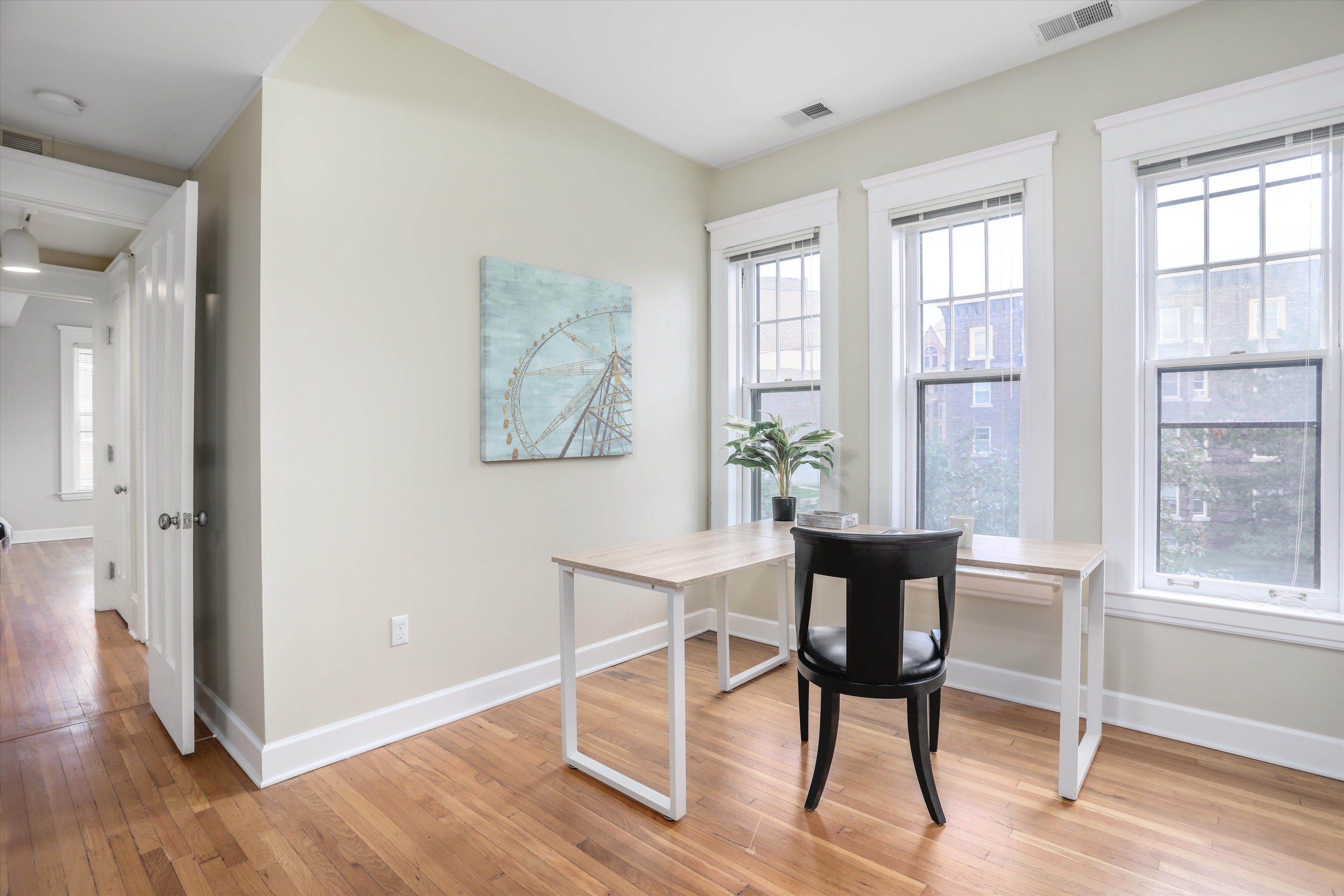 615 W Hancock Street Unit: 201