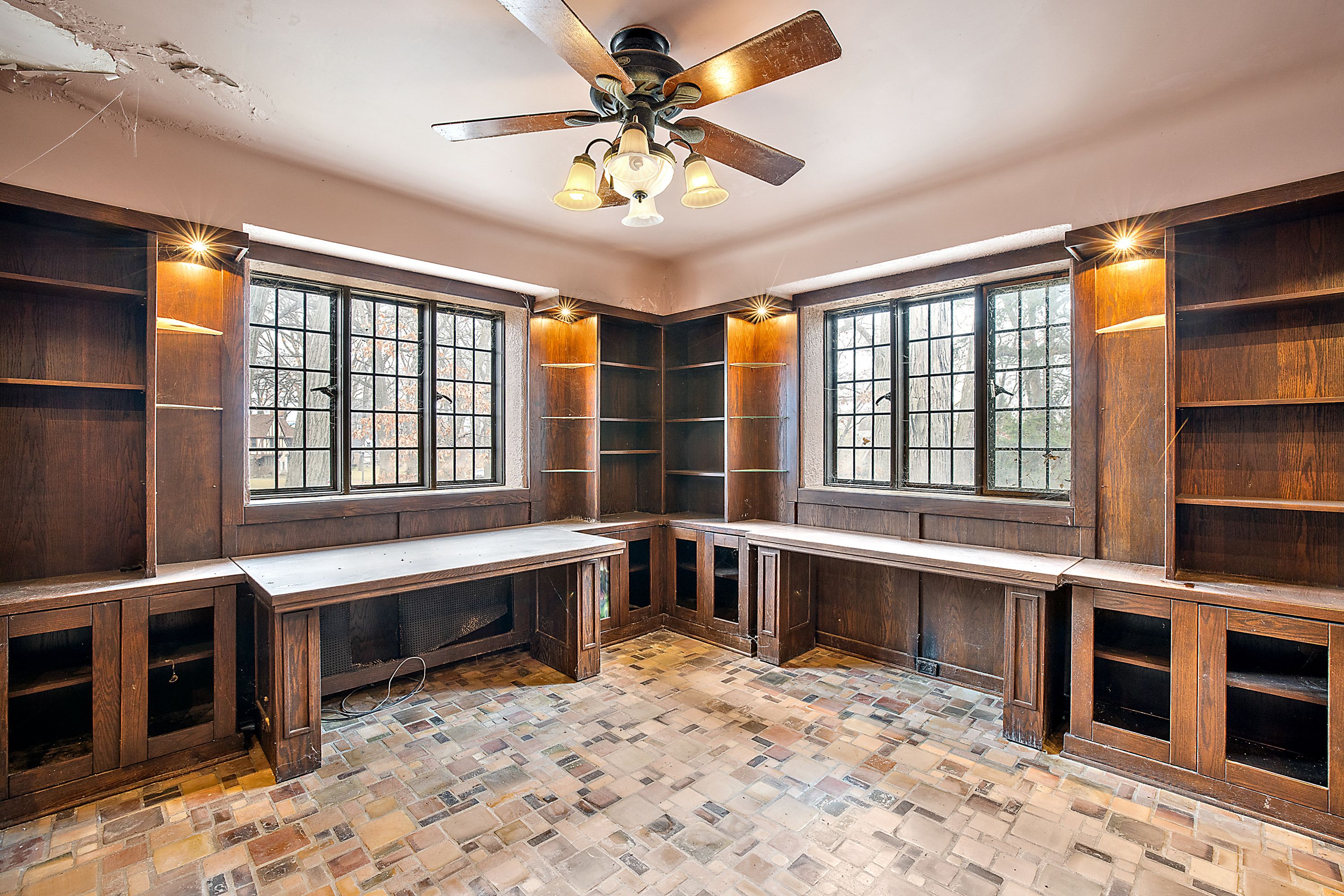 19551 BURLINGTON Drive