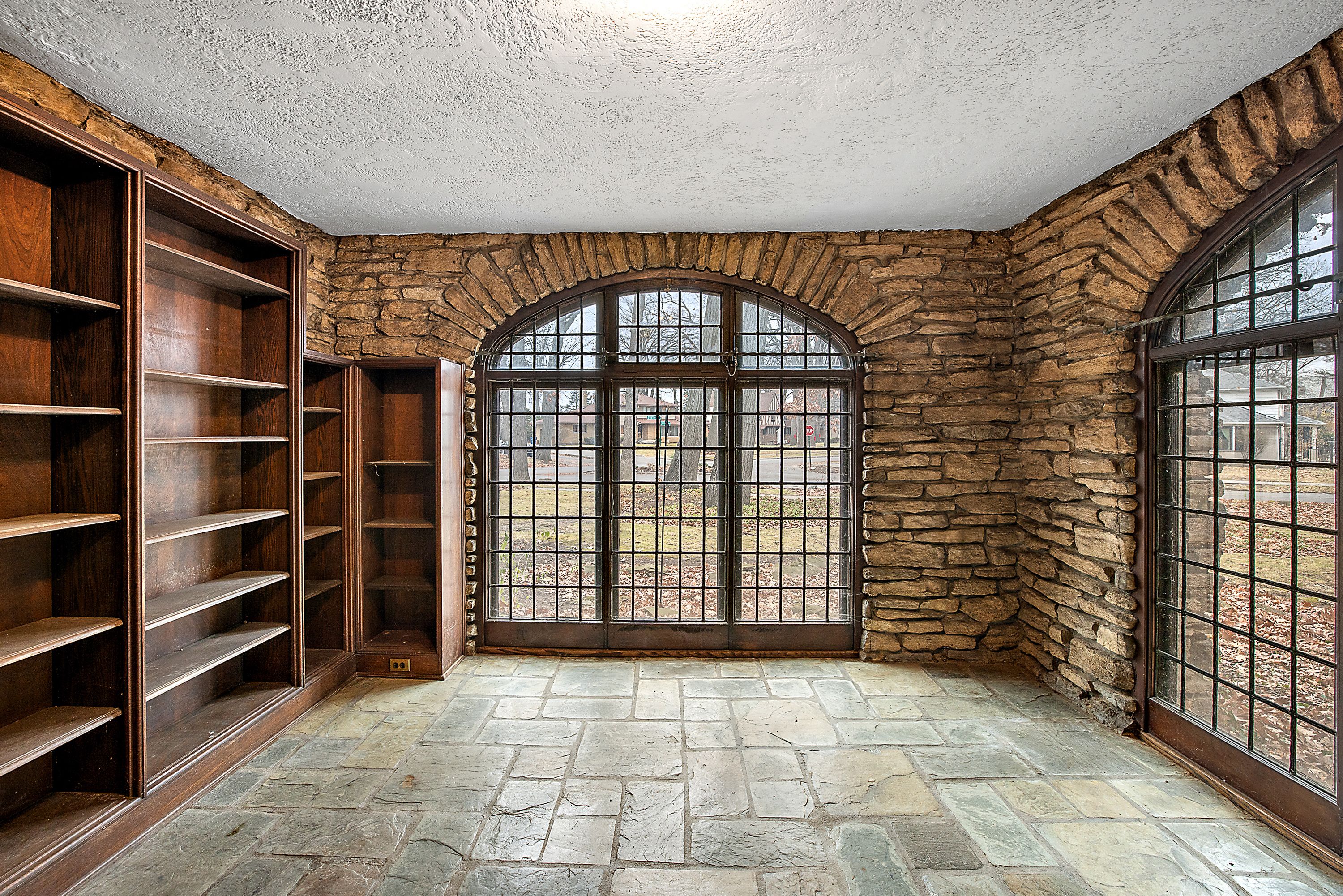 19551 BURLINGTON Drive