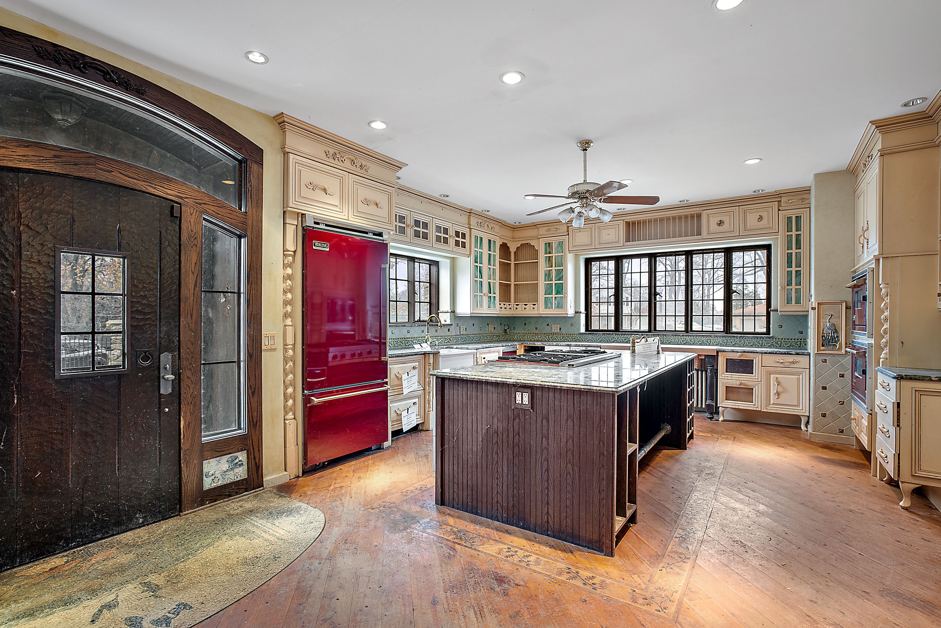 19551 BURLINGTON Drive