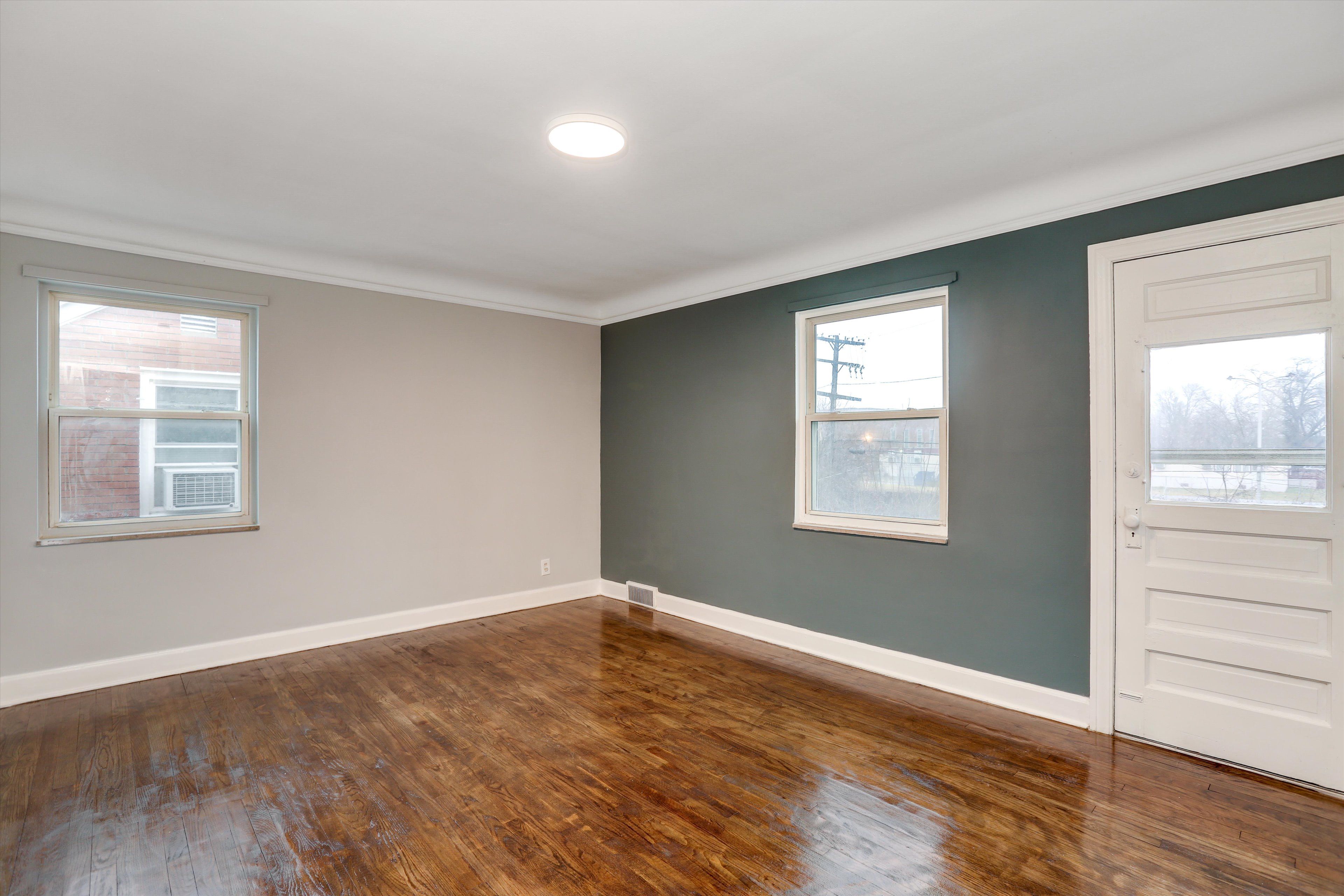 9348 COURVILLE Street