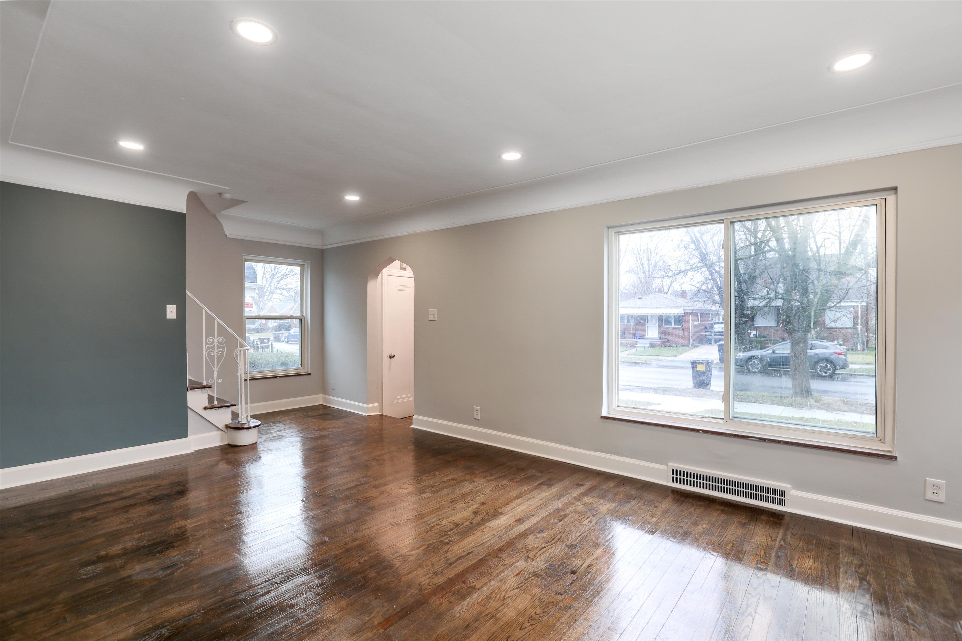 9348 COURVILLE Street