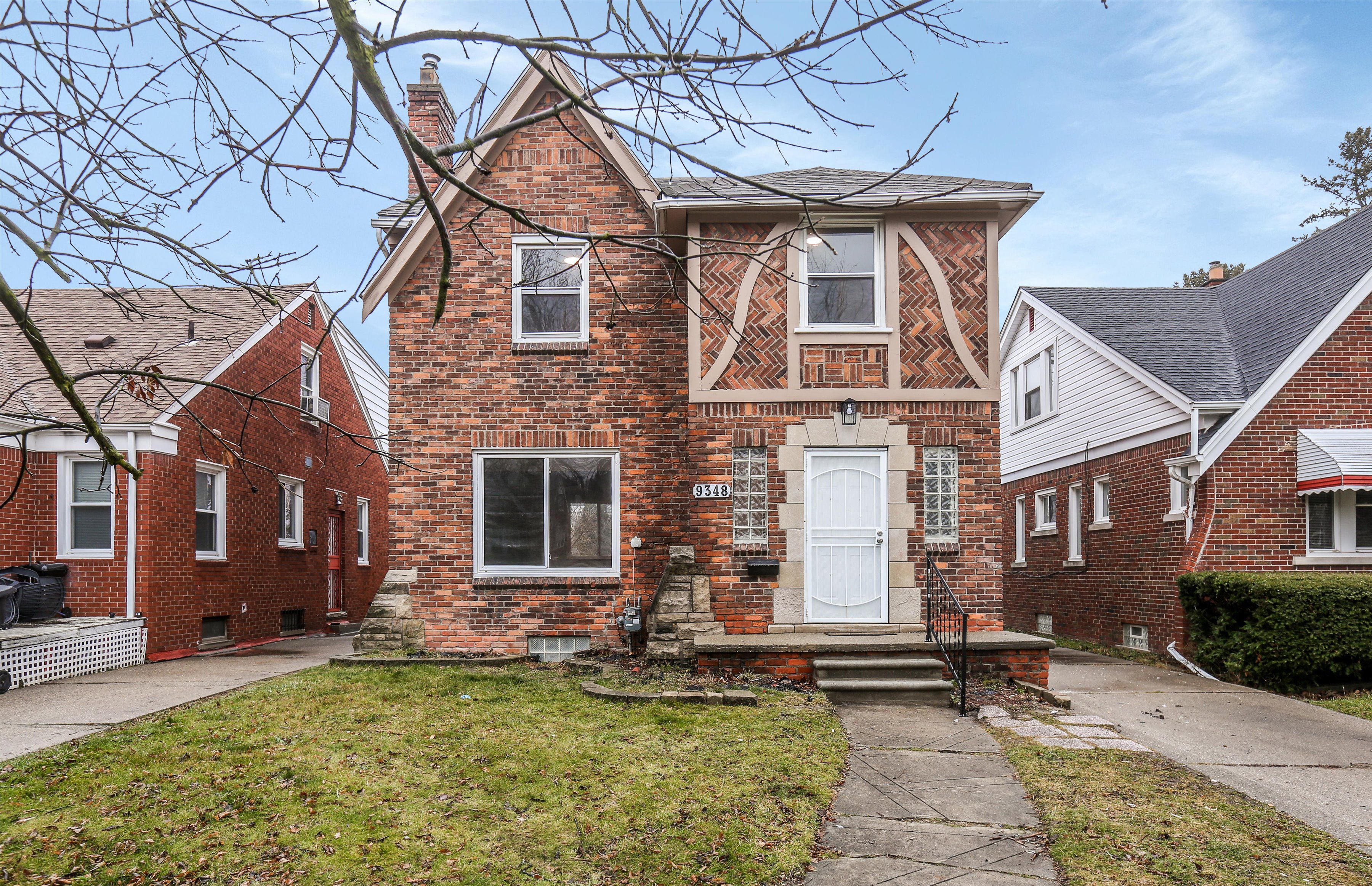 9348 COURVILLE Street