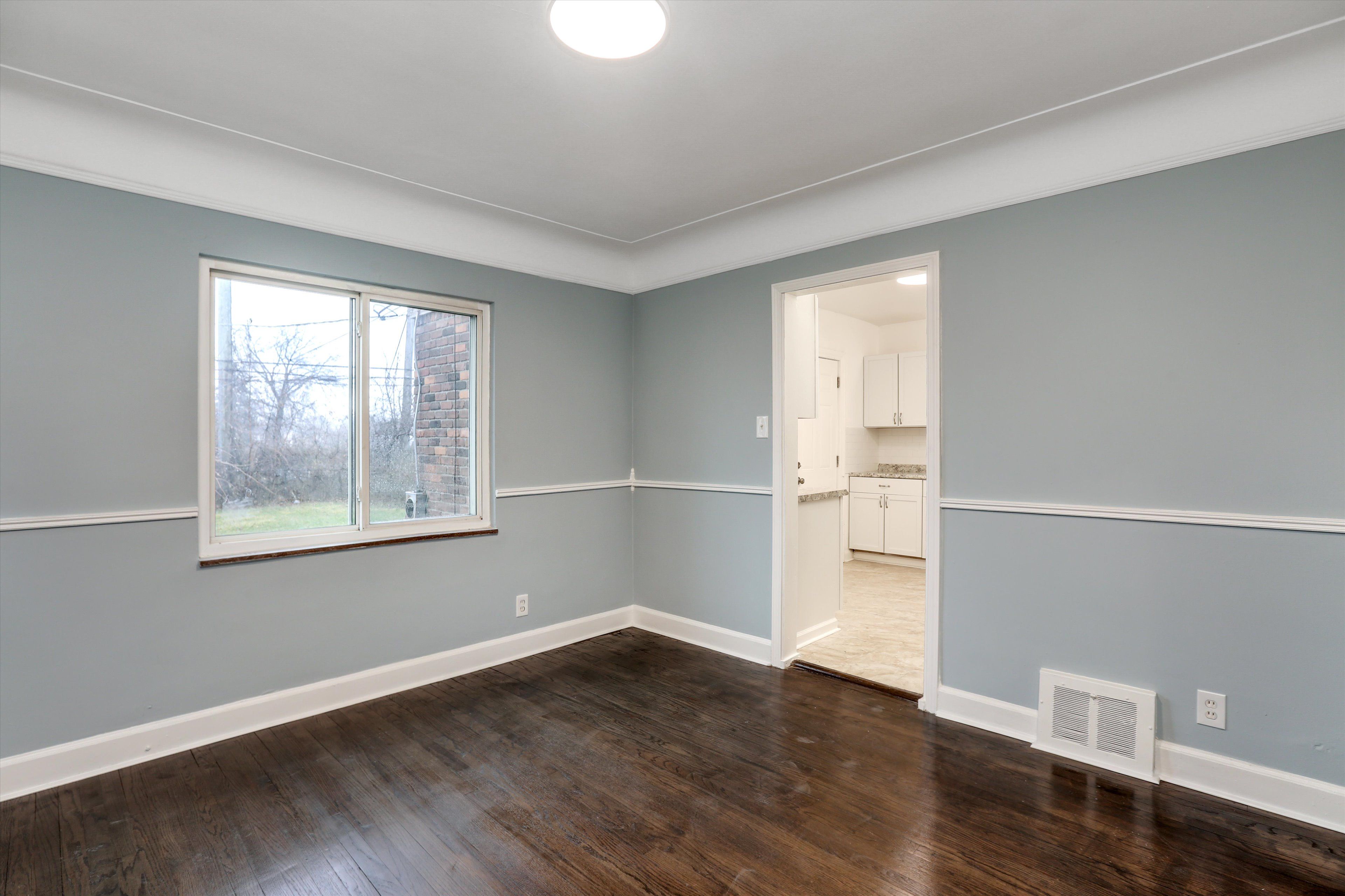 9348 COURVILLE Street