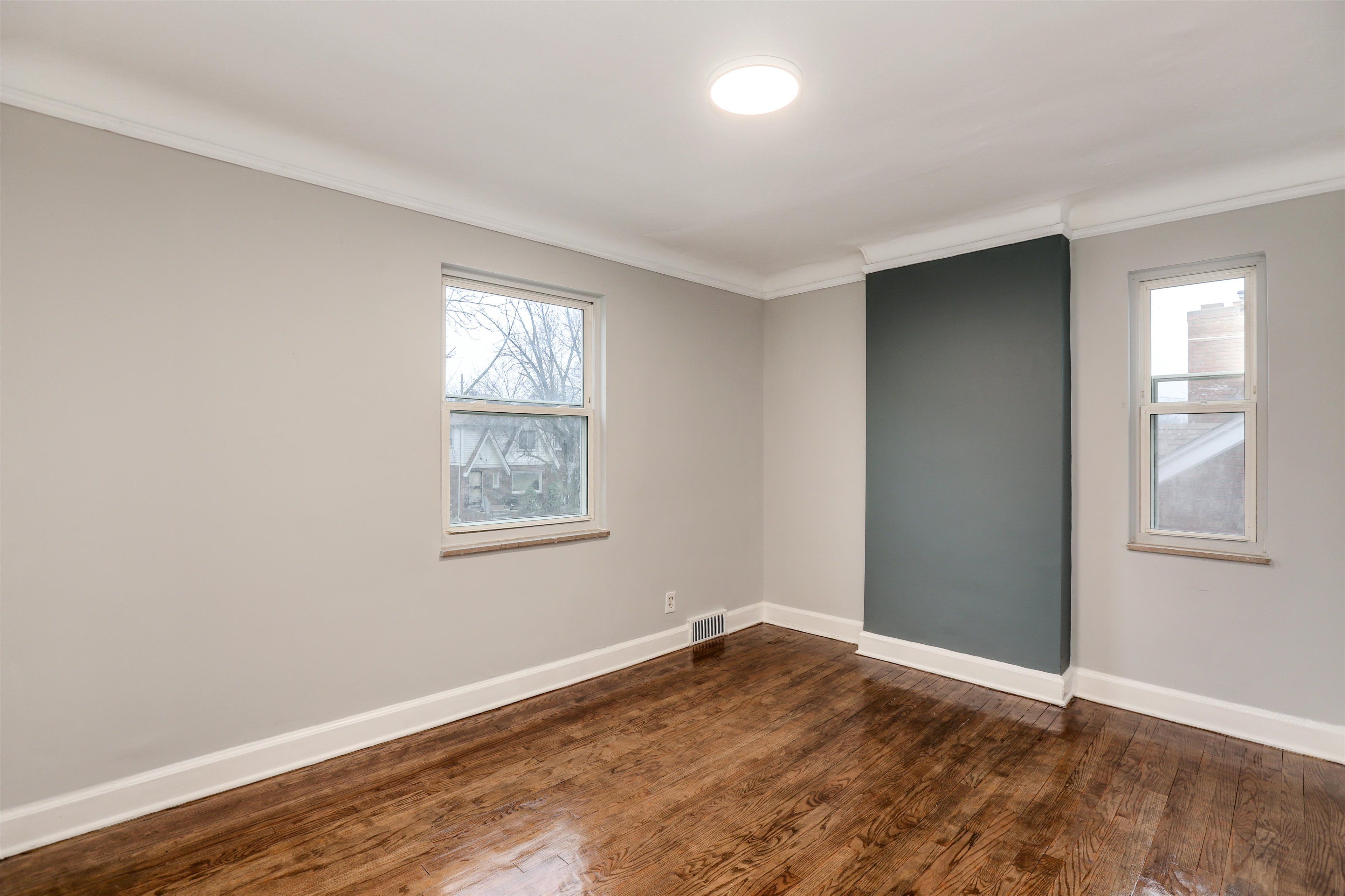 9348 COURVILLE Street