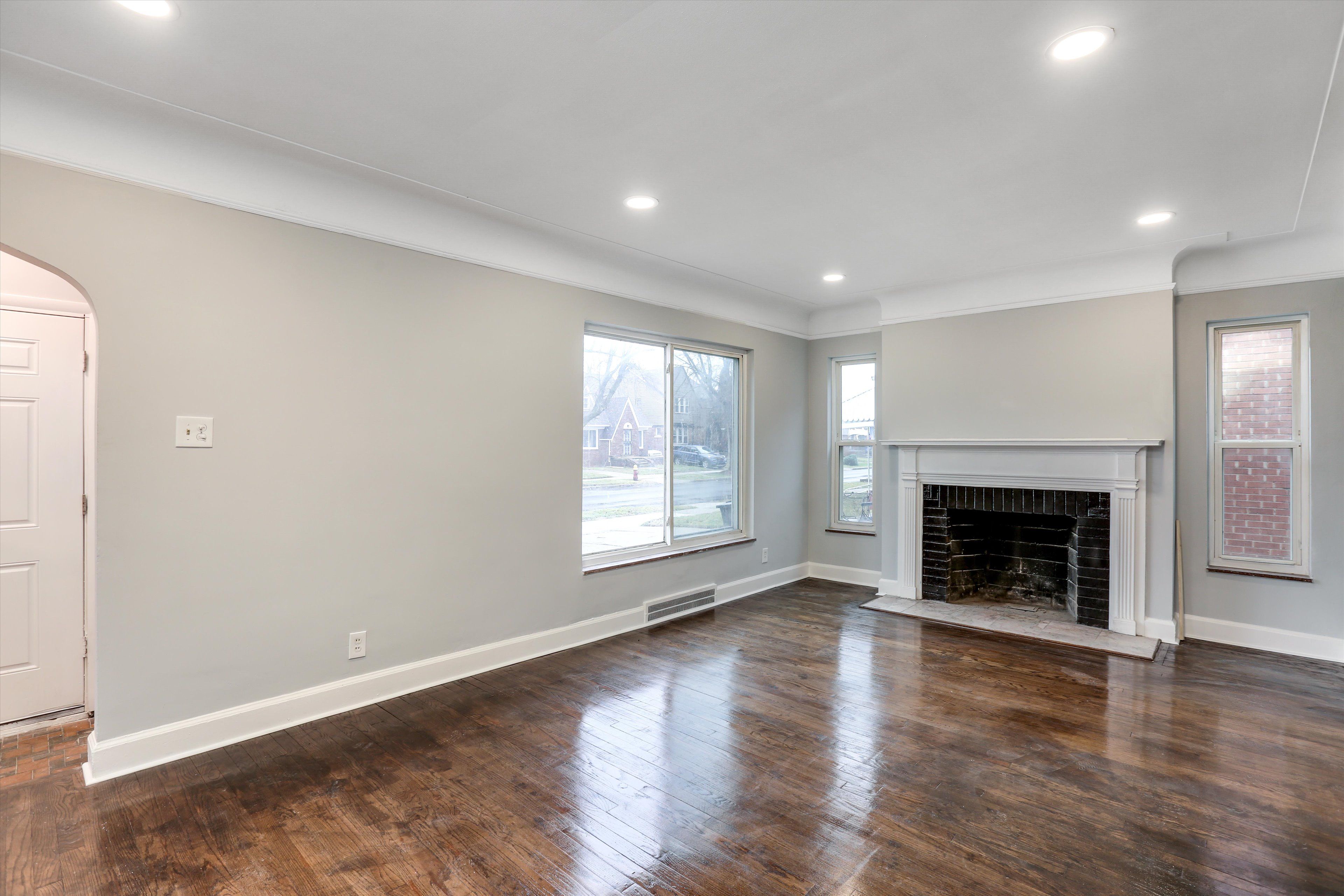 9348 COURVILLE Street