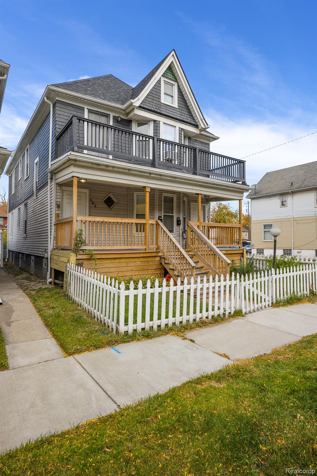 585 MOUNT VERNON Street