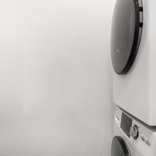 664 W ALEXANDRINE Street Unit: 203