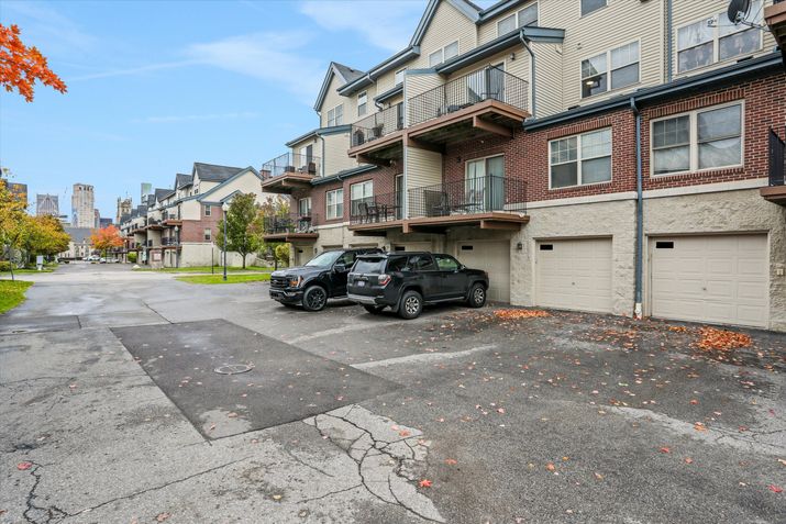 2612 WOODWARD Avenue Unit: 30-3