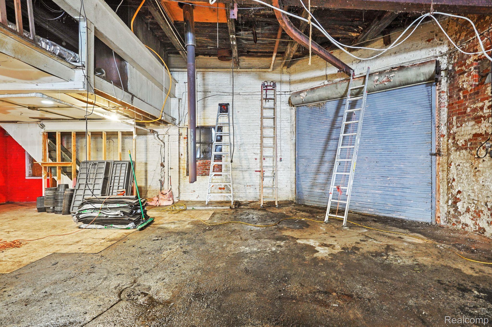 2238 MOUNT ELLIOTT Street