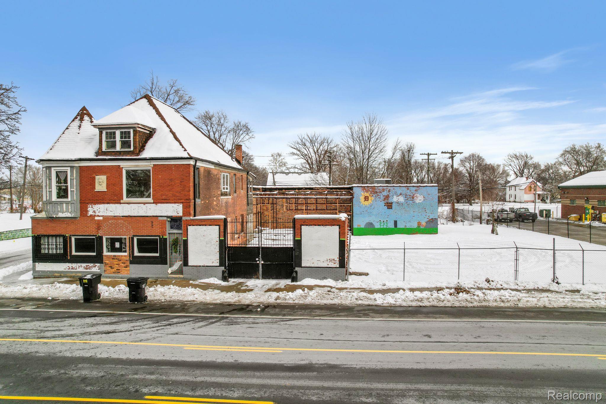 2238 MOUNT ELLIOTT Street