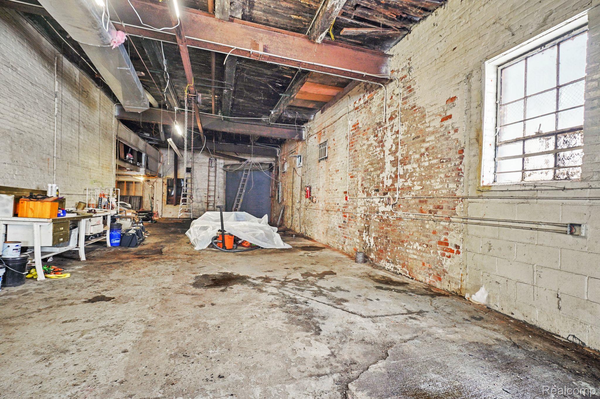 2238 MOUNT ELLIOTT Street