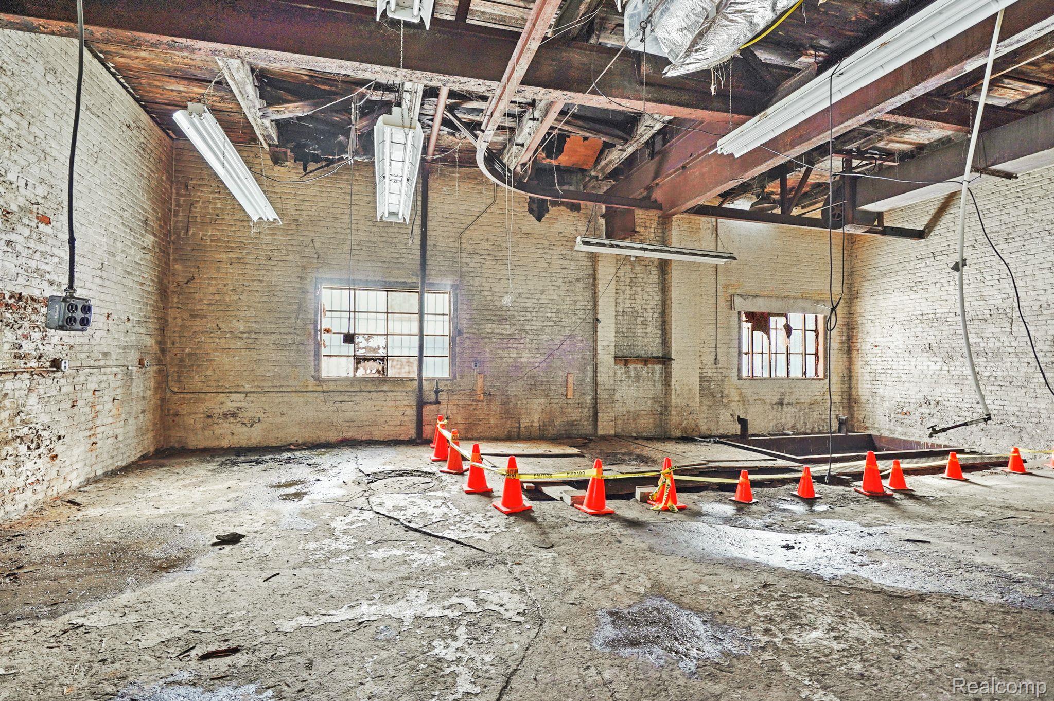 2238 MOUNT ELLIOTT Street