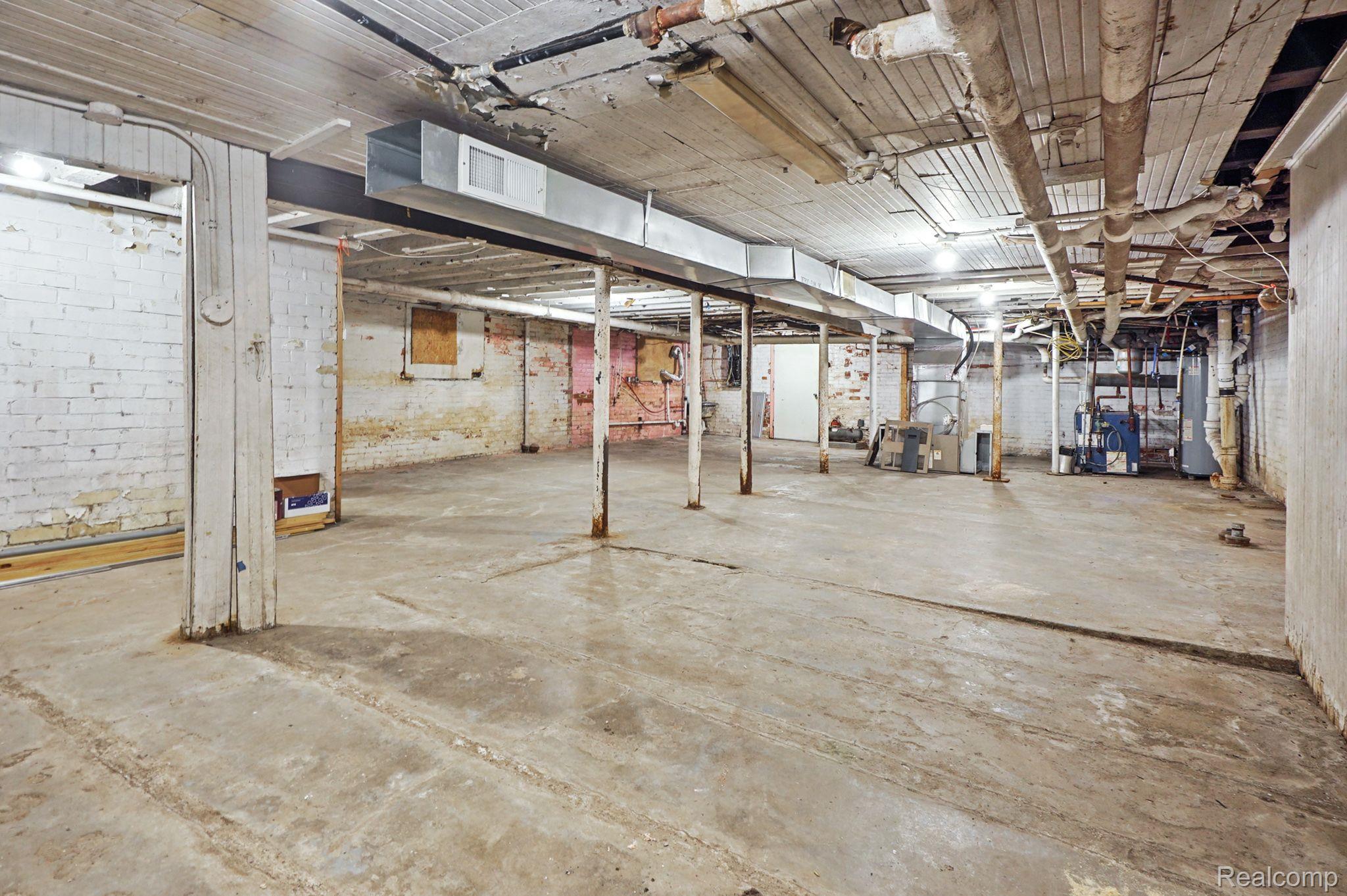 2238 MOUNT ELLIOTT Street