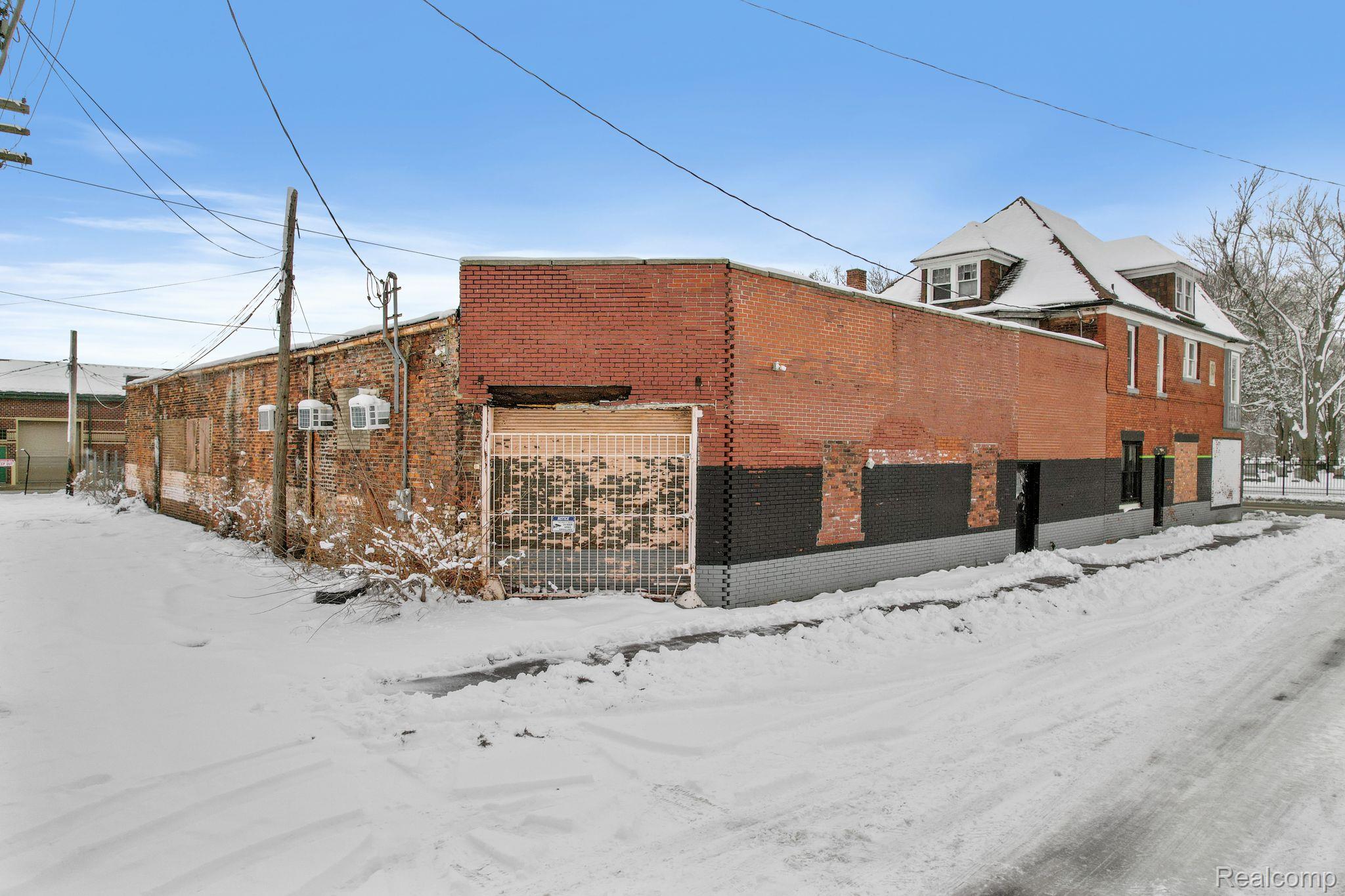 2238 MOUNT ELLIOTT Street