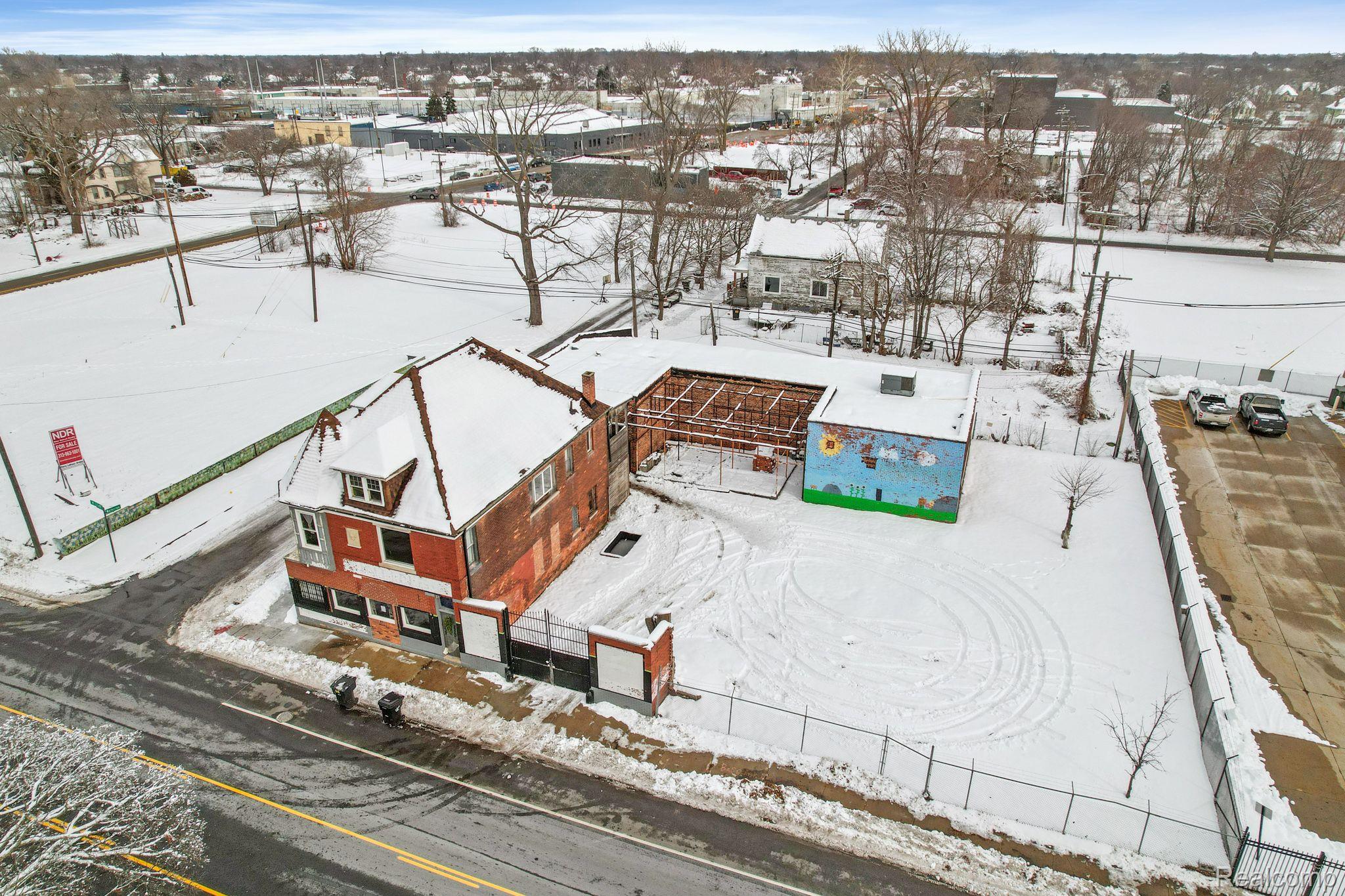 2238 MOUNT ELLIOTT Street