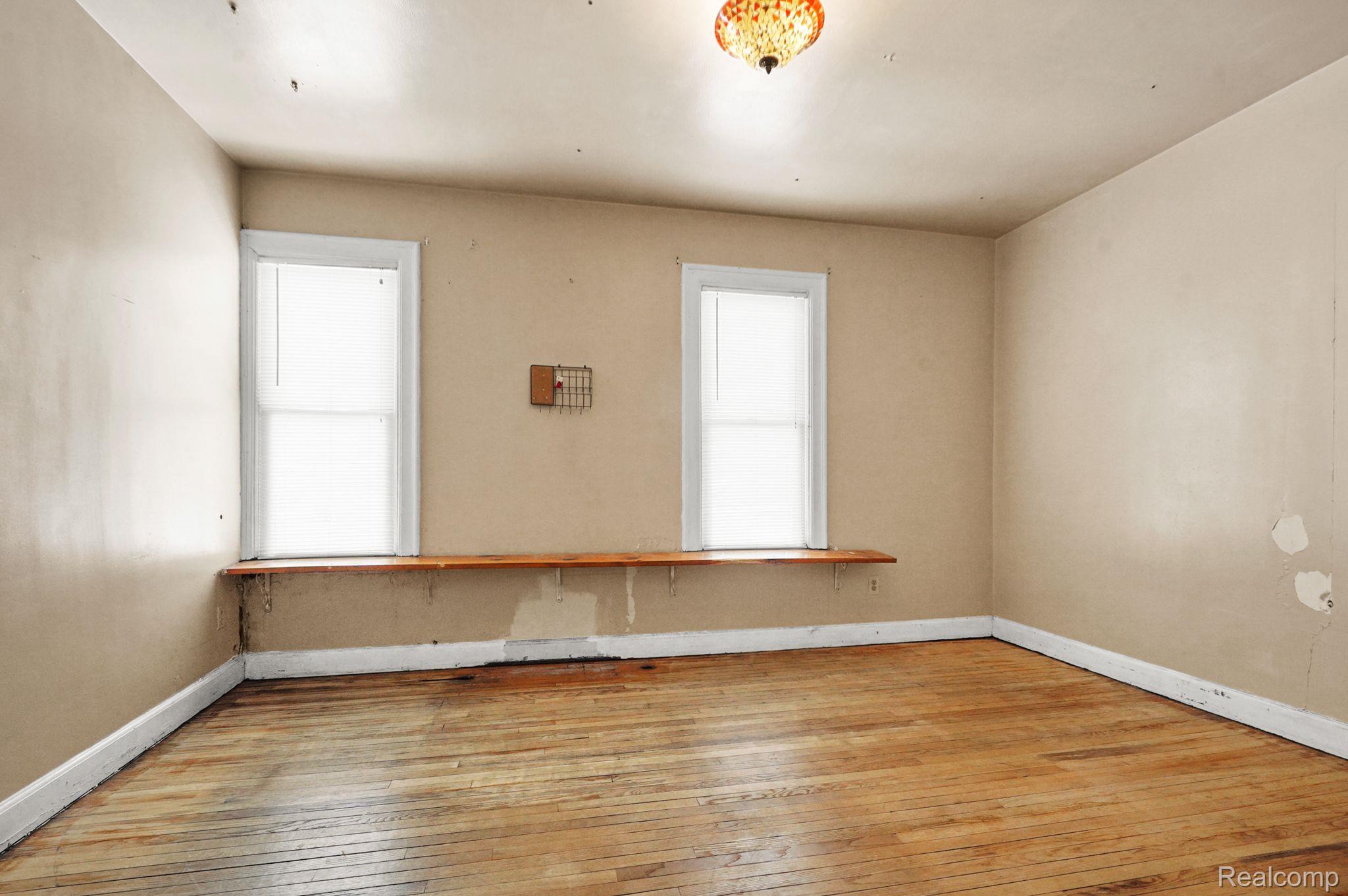 2238 MOUNT ELLIOTT Street