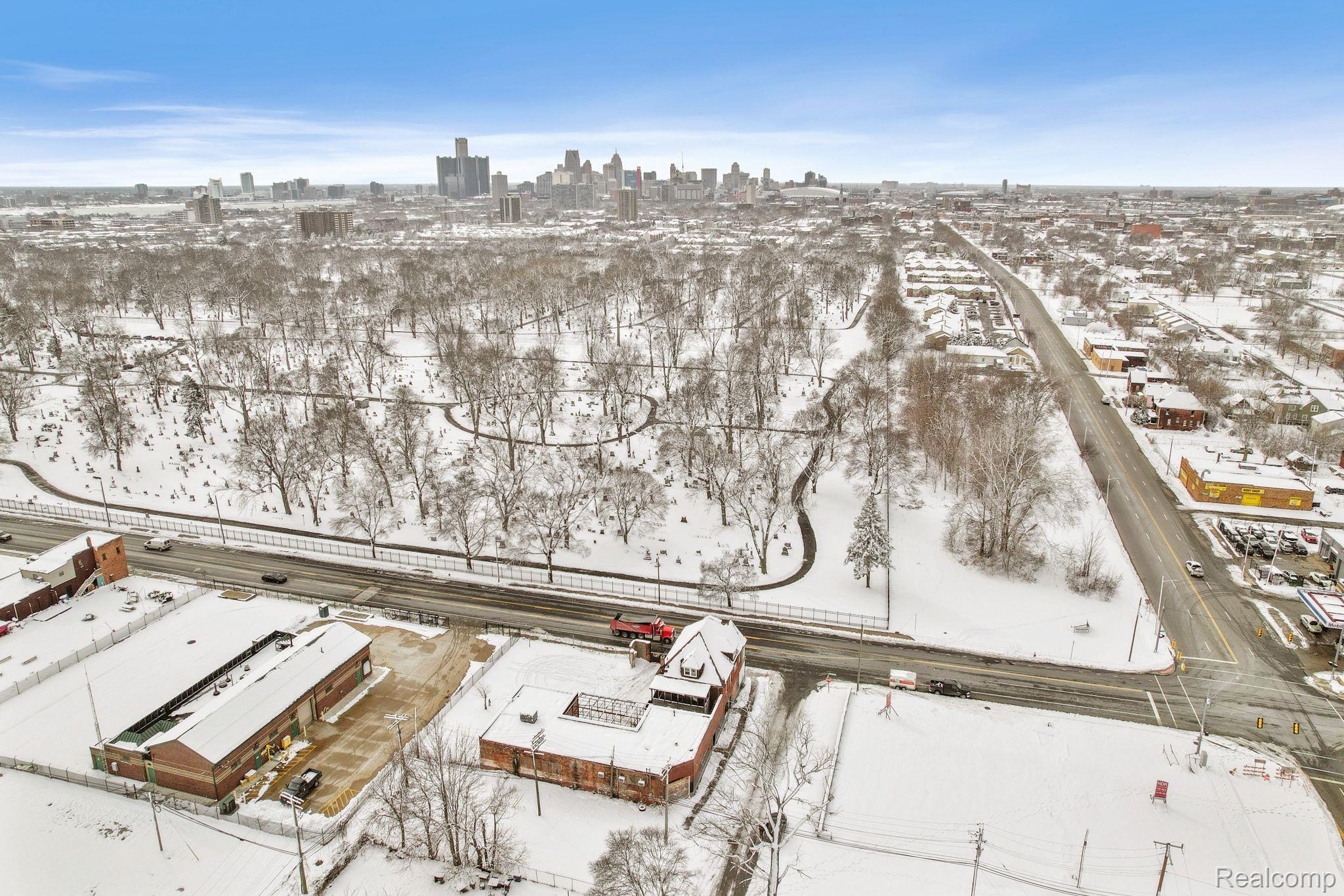 2238 MOUNT ELLIOTT Street