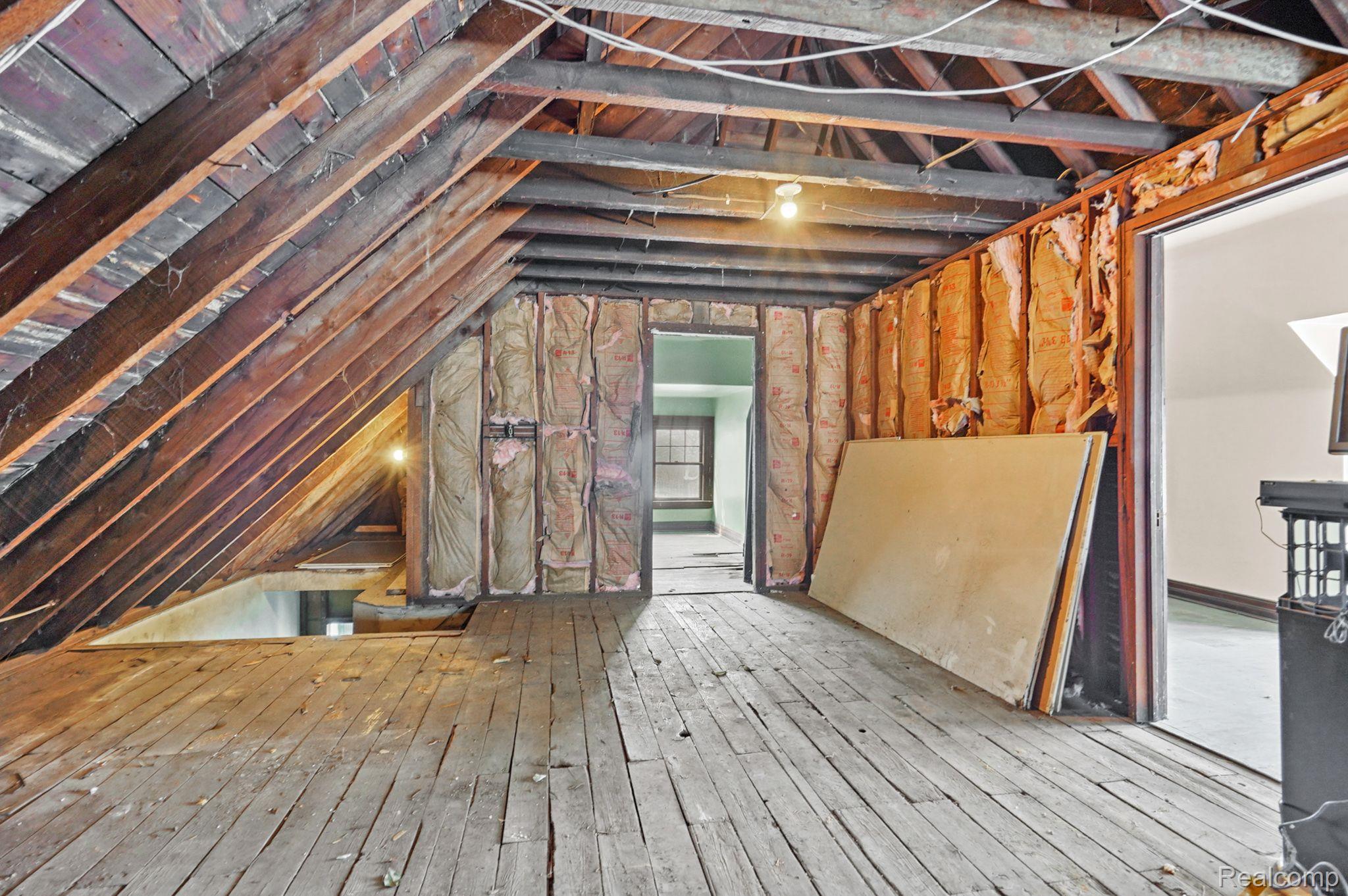 2238 MOUNT ELLIOTT Street