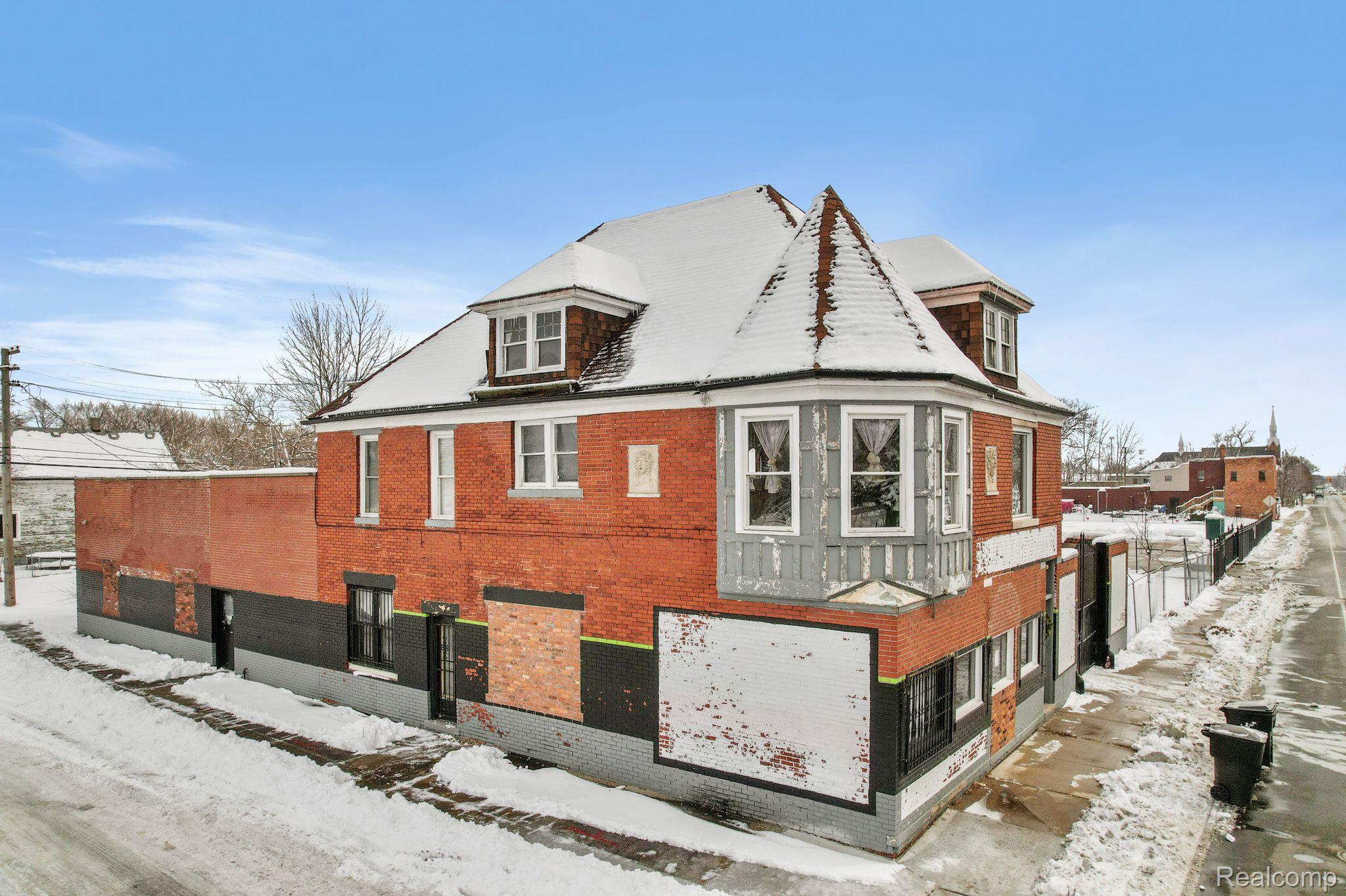 2238 MOUNT ELLIOTT Street