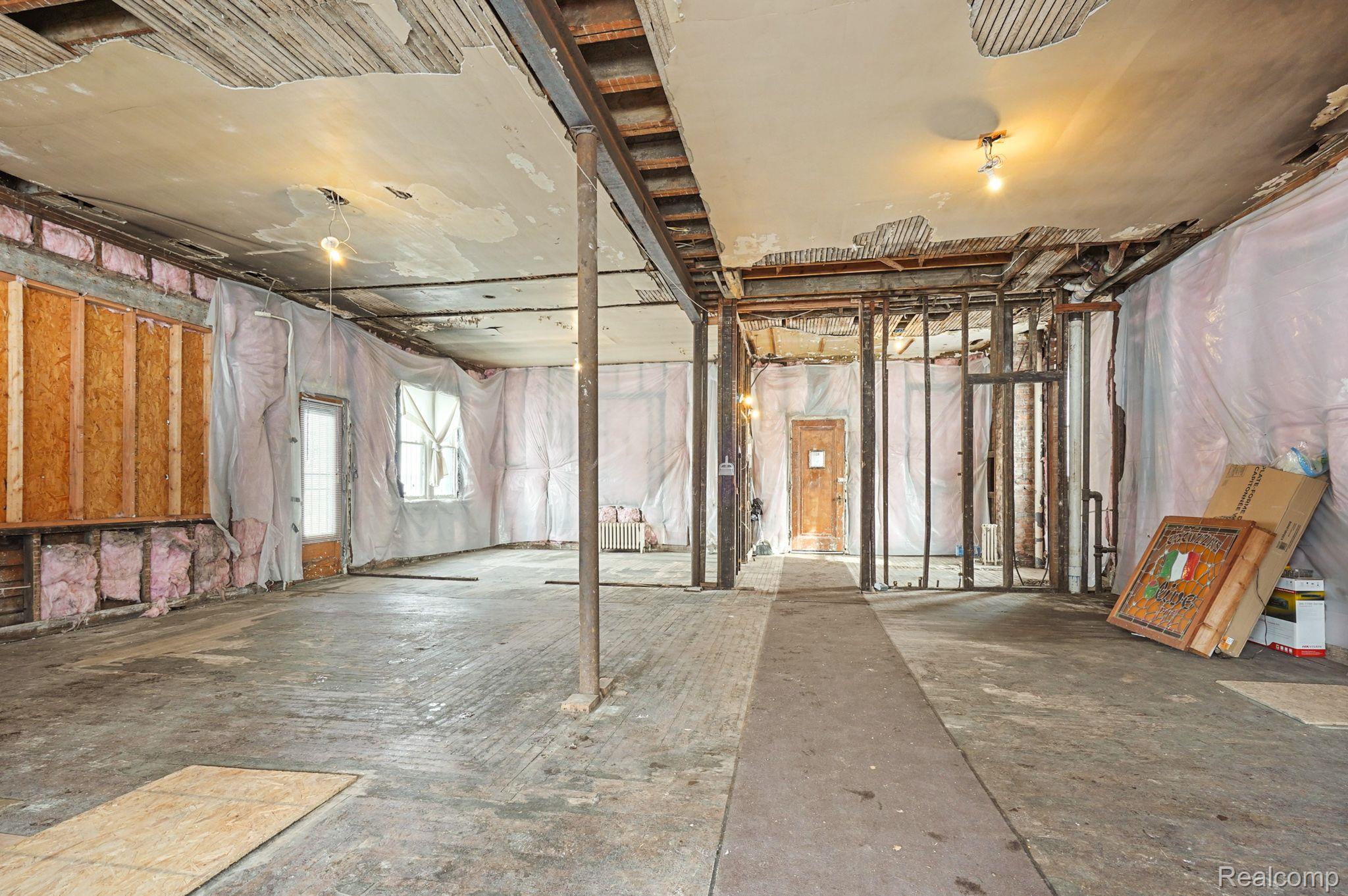 2238 MOUNT ELLIOTT Street