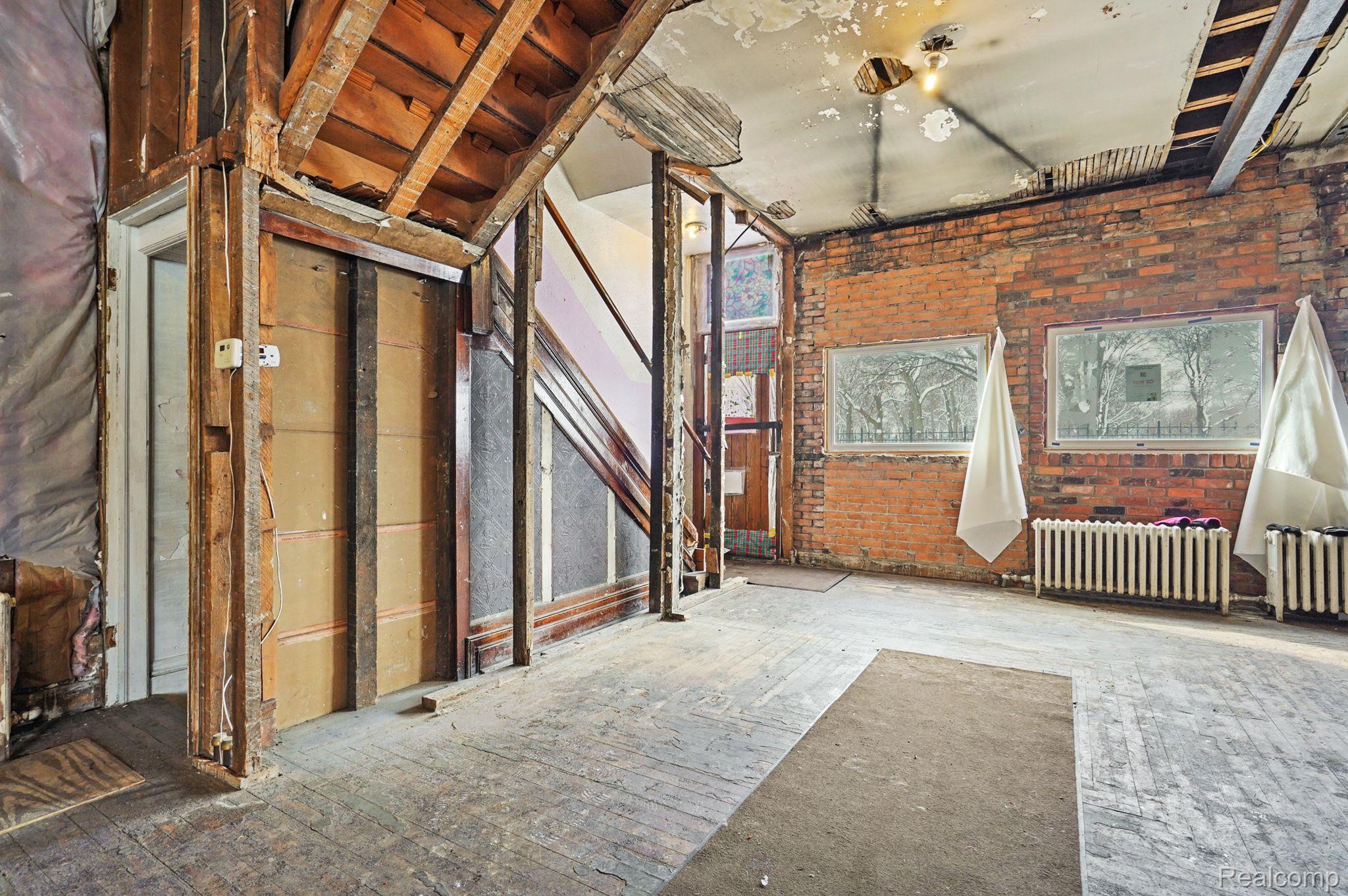 2238 MOUNT ELLIOTT Street