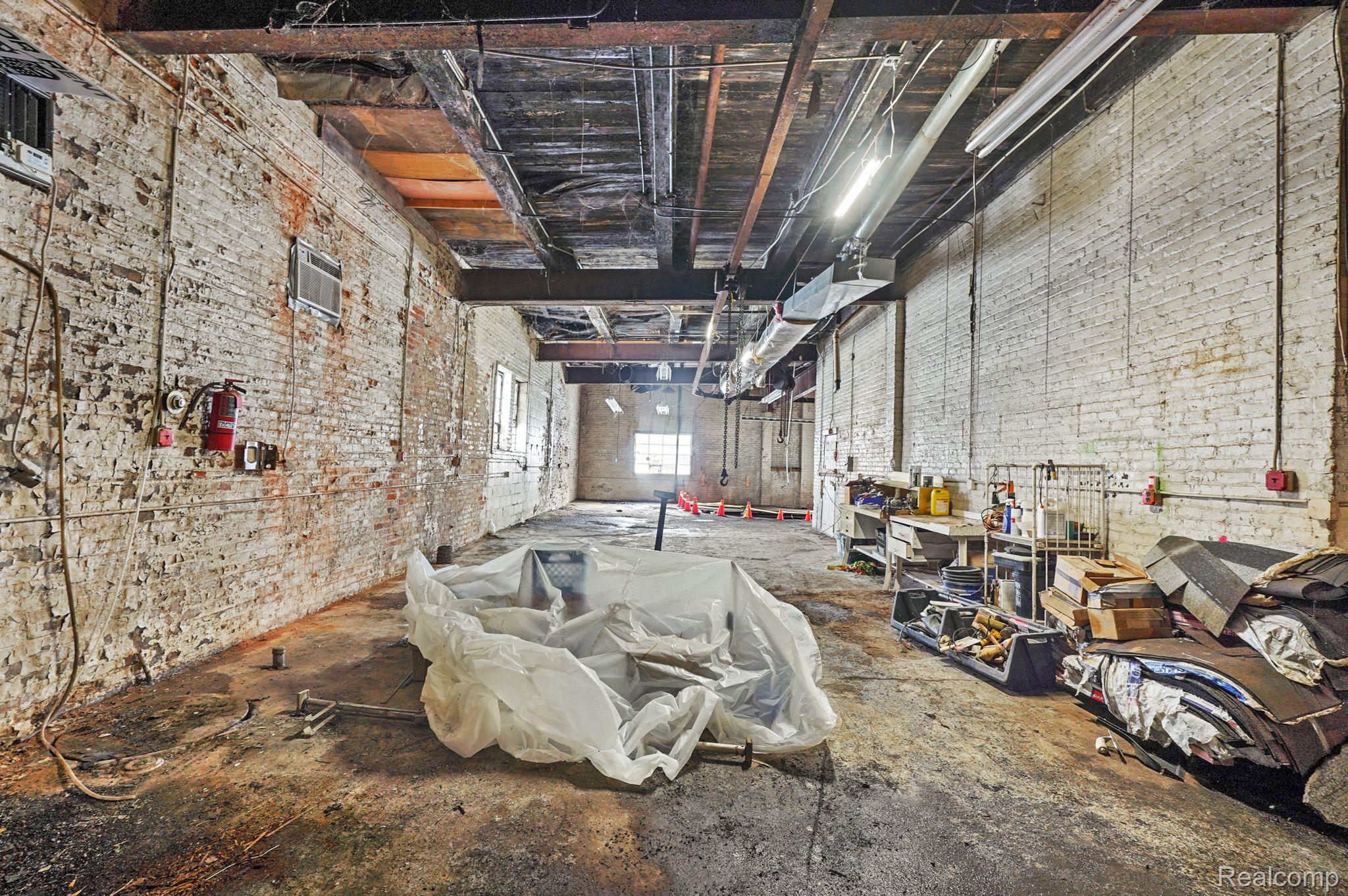 2238 MOUNT ELLIOTT Street