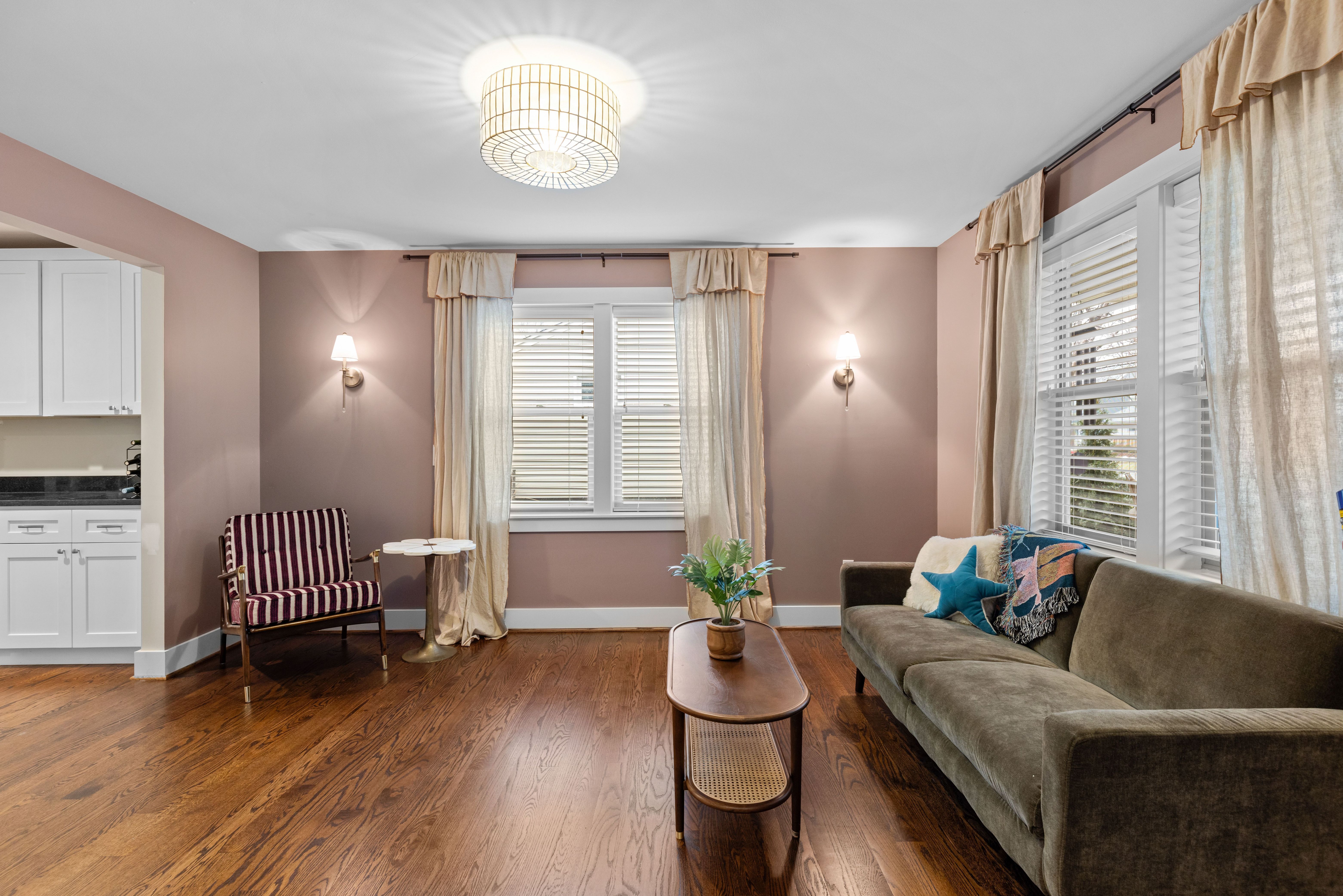 4223 HAMPTON Boulevard