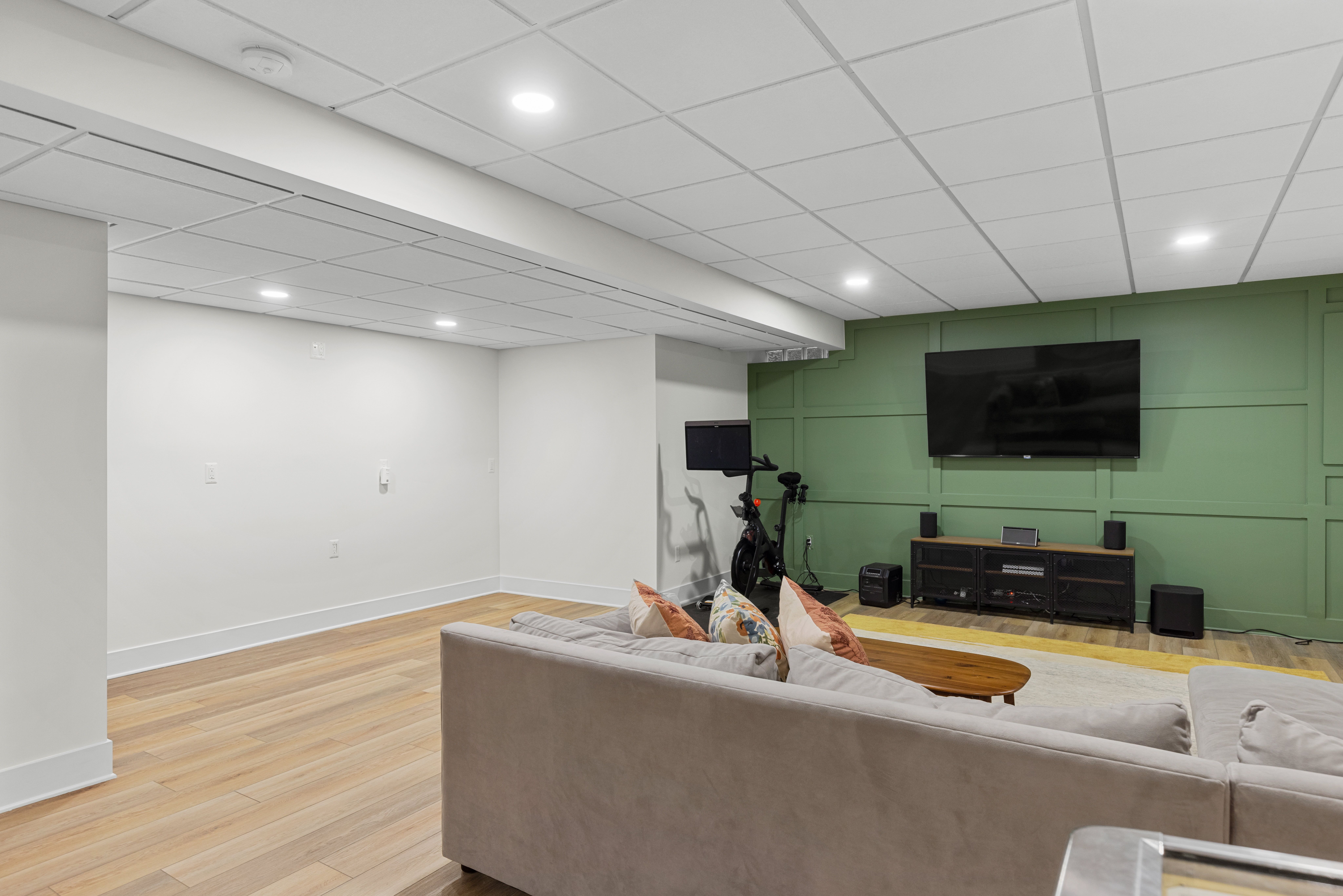 4223 HAMPTON Boulevard