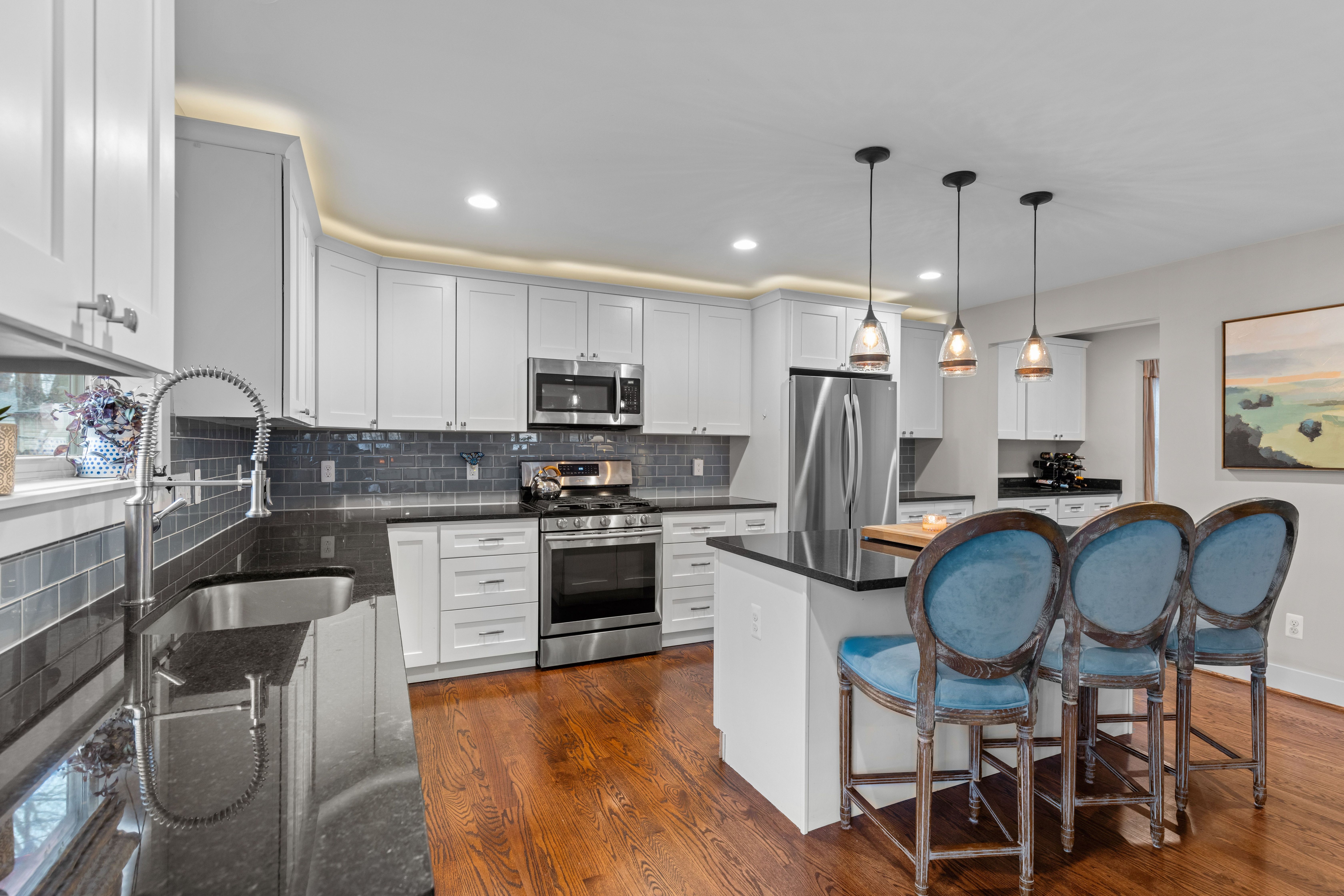 4223 HAMPTON Boulevard