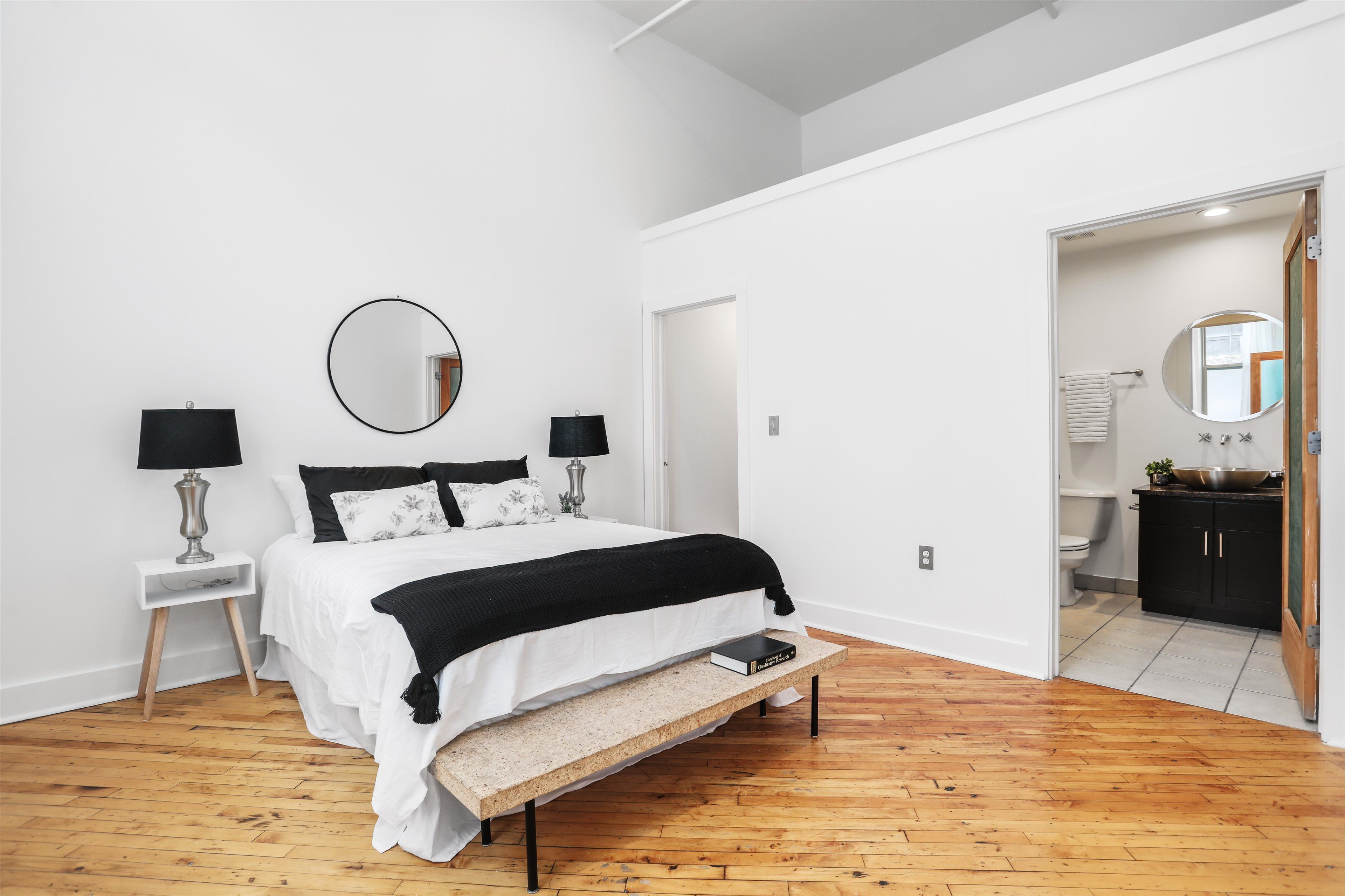 2843 E Grand Boulevard Unit: 9