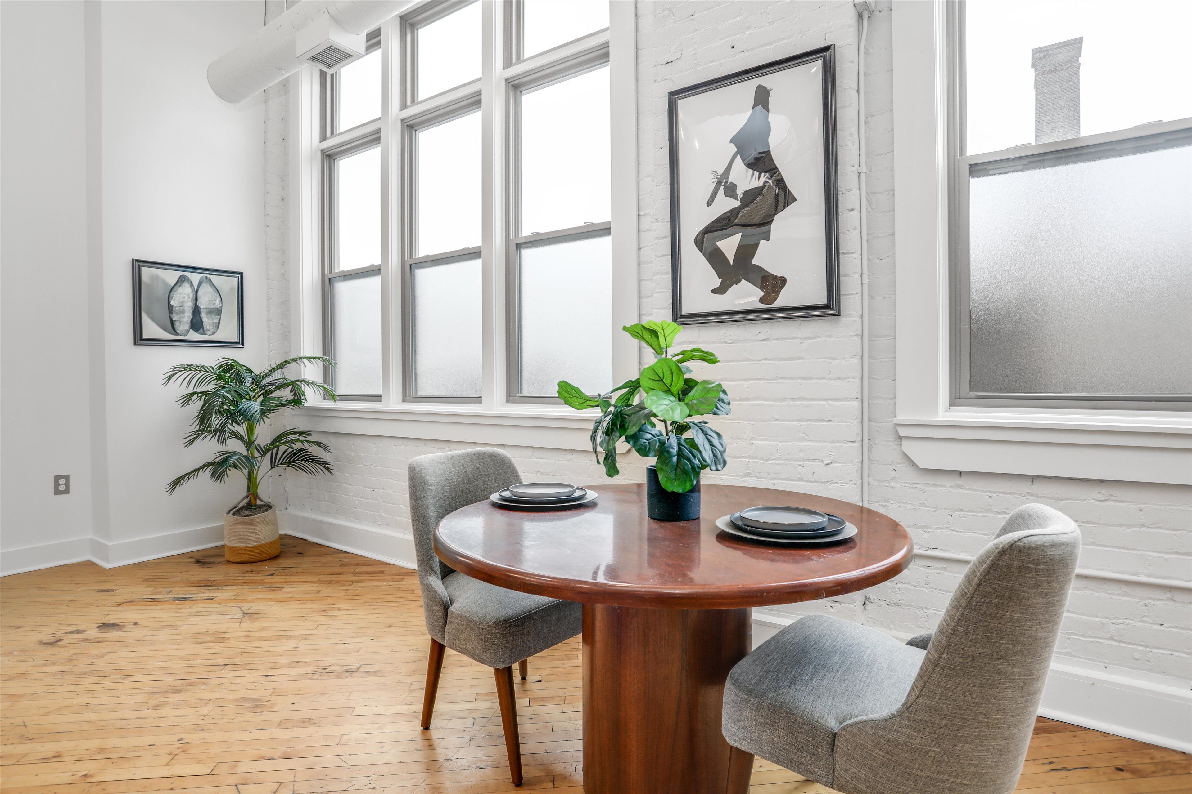 2843 E Grand Boulevard Unit: 9