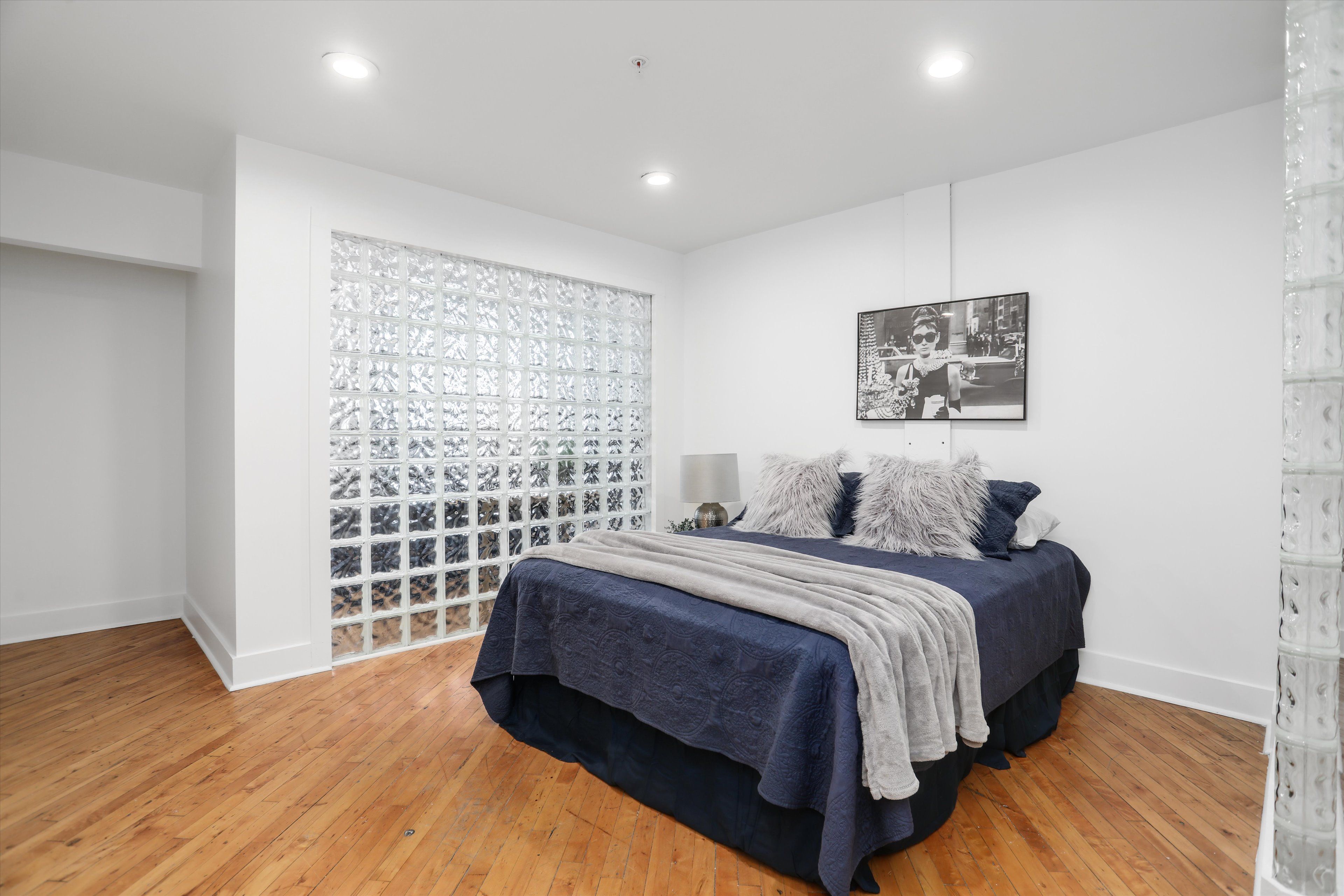 2843 E Grand Boulevard Unit: 9