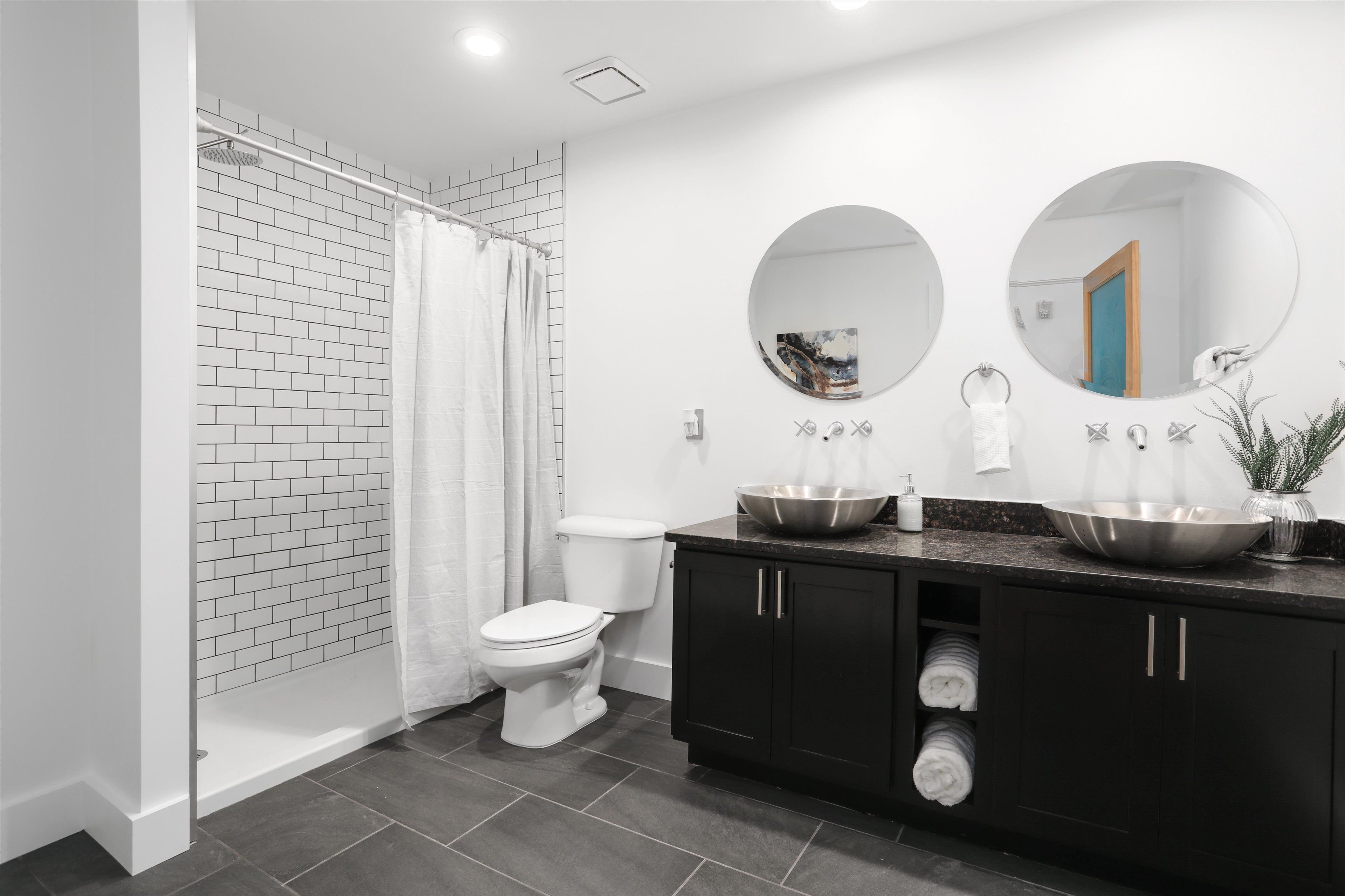 2843 E Grand Boulevard Unit: 9