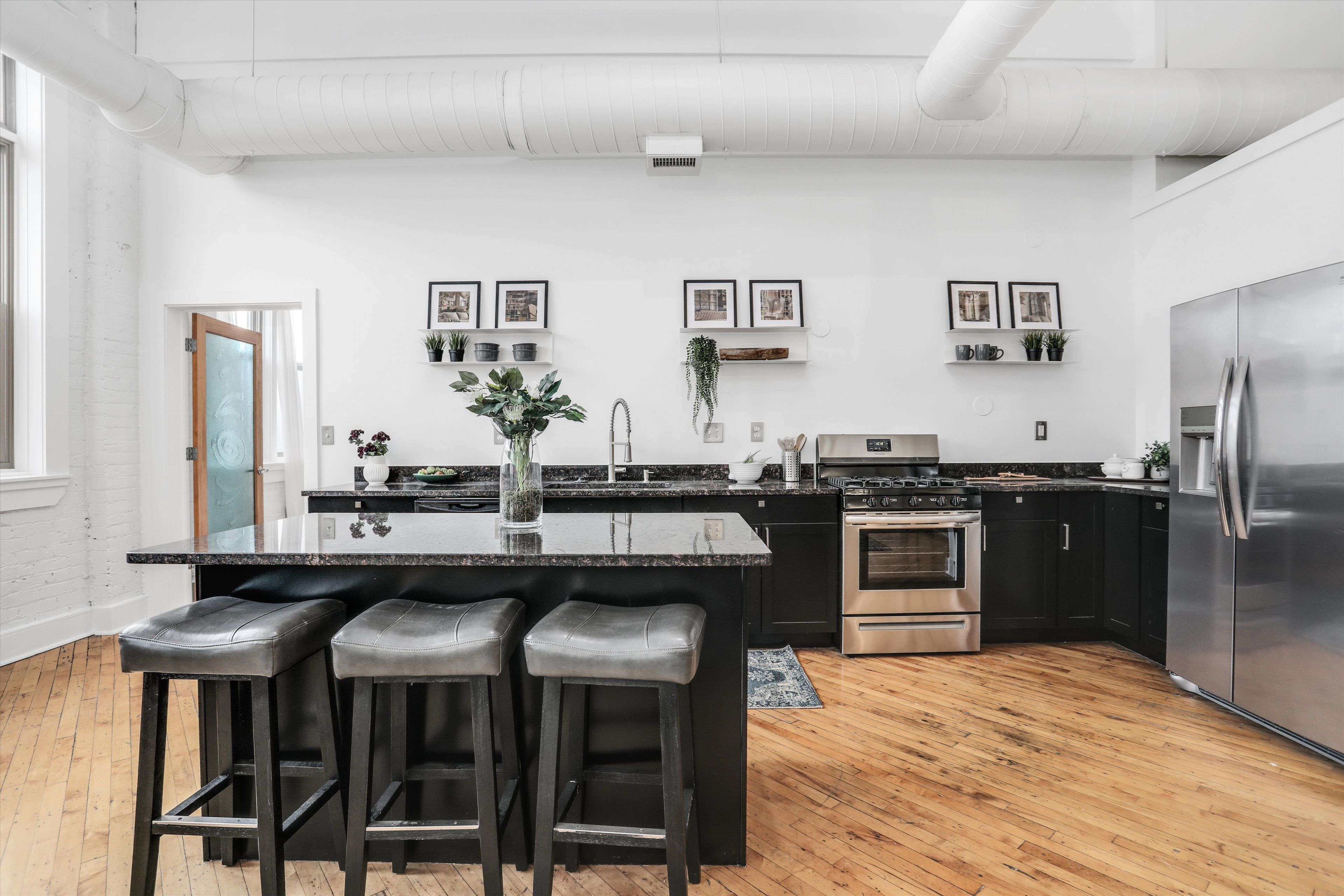 2843 E Grand Boulevard Unit: 9