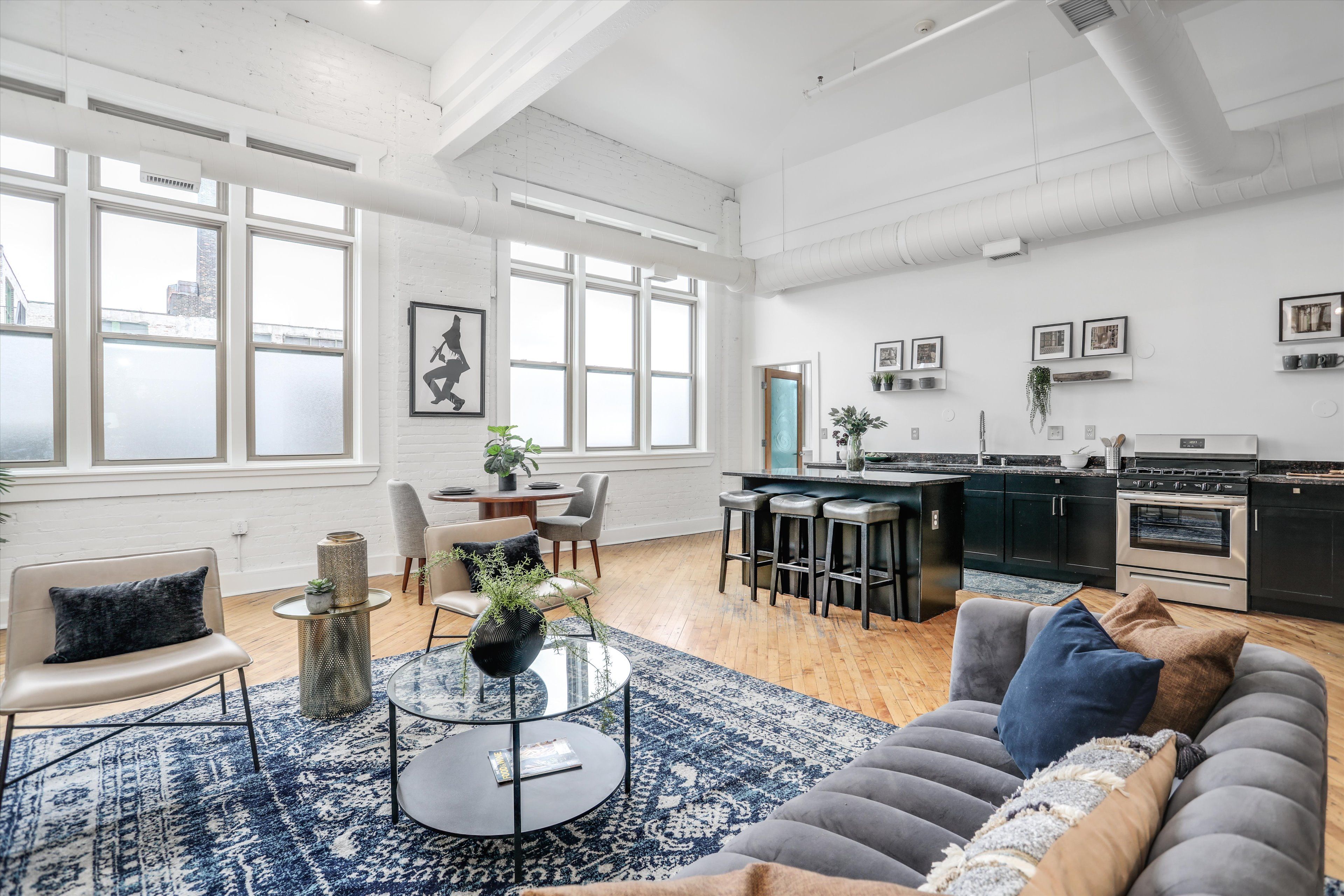 2843 E Grand Boulevard Unit: 9