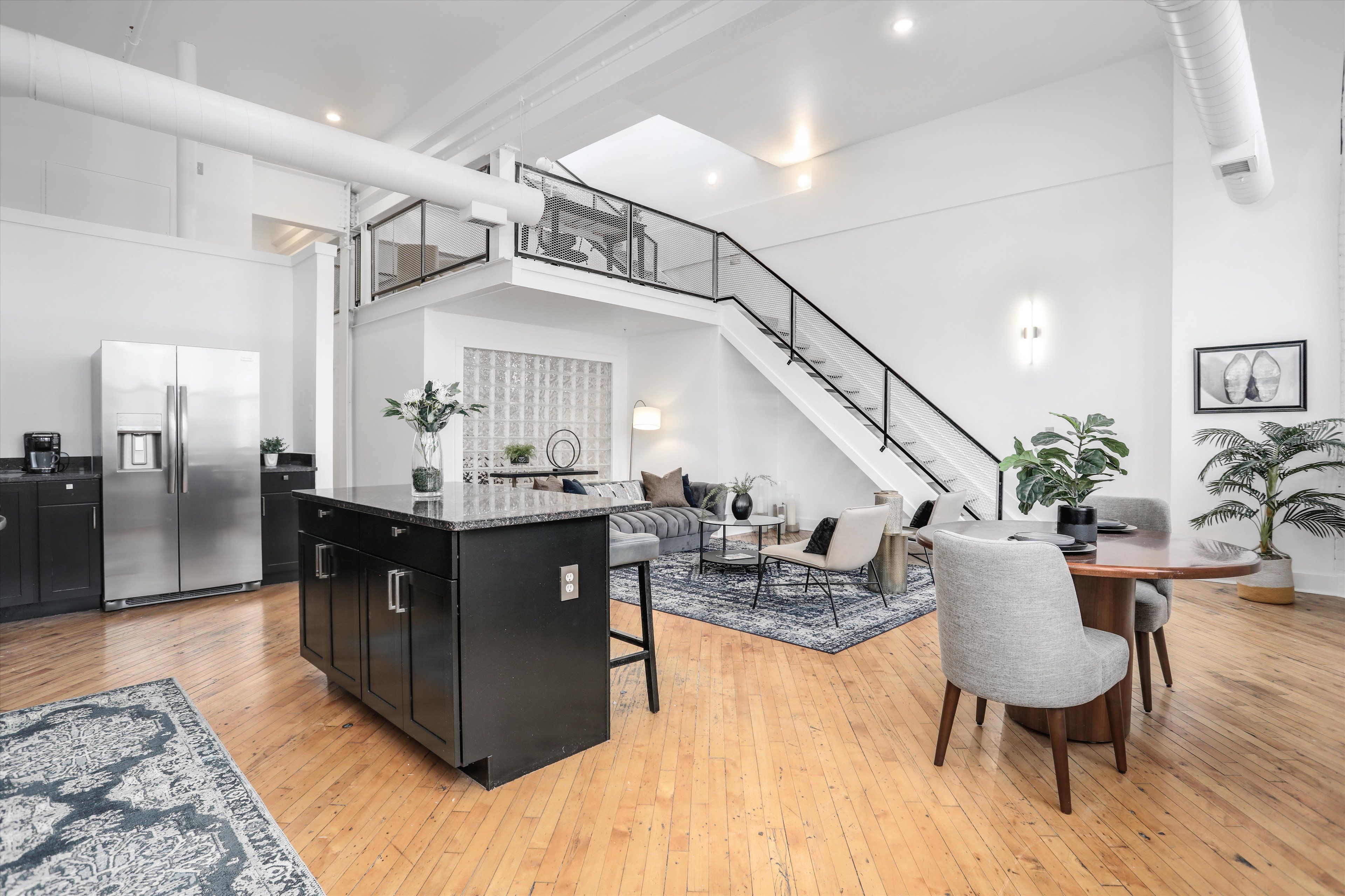 2843 E Grand Boulevard Unit: 9