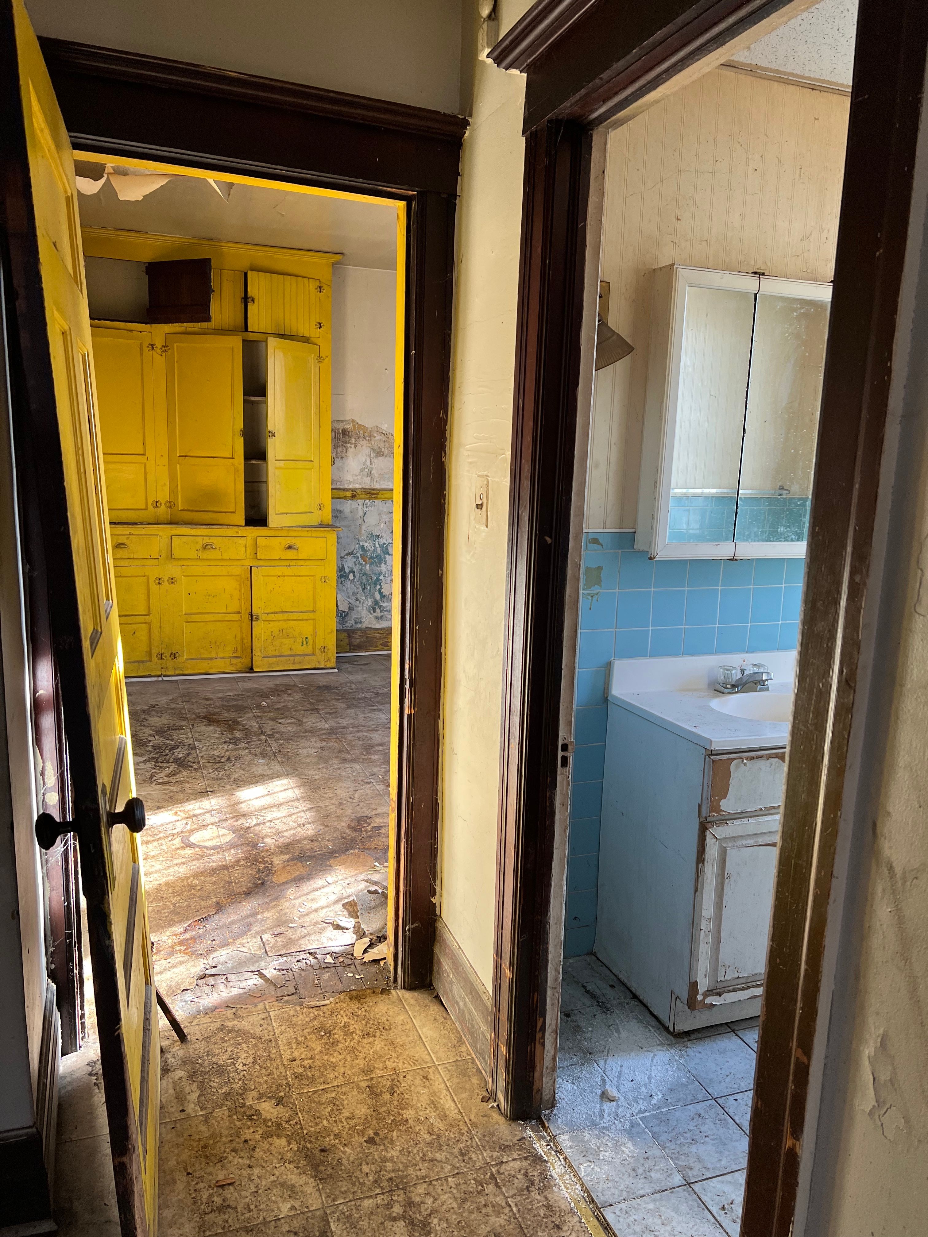 2462 TOWNSEND Street