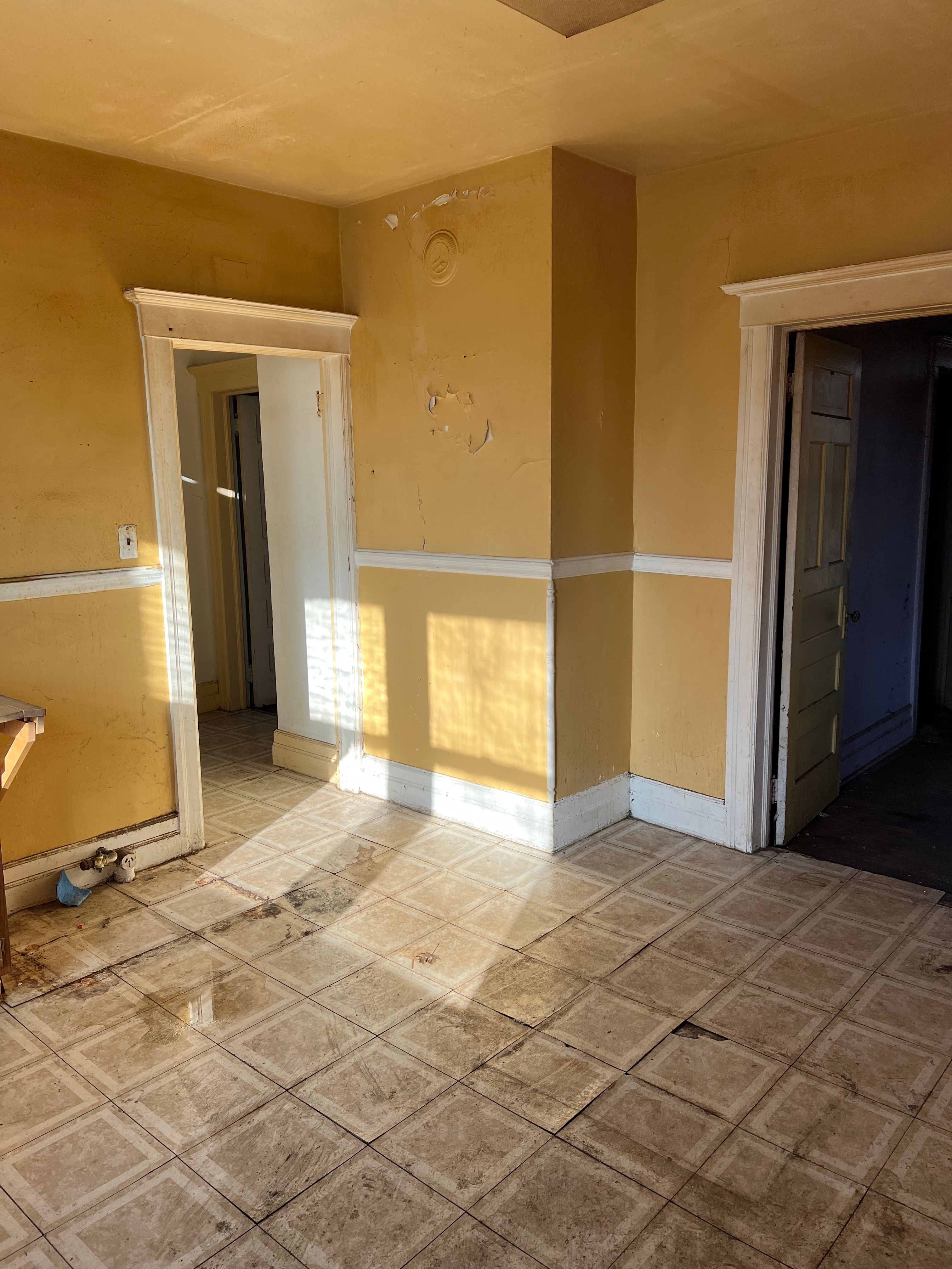 2462 TOWNSEND Street