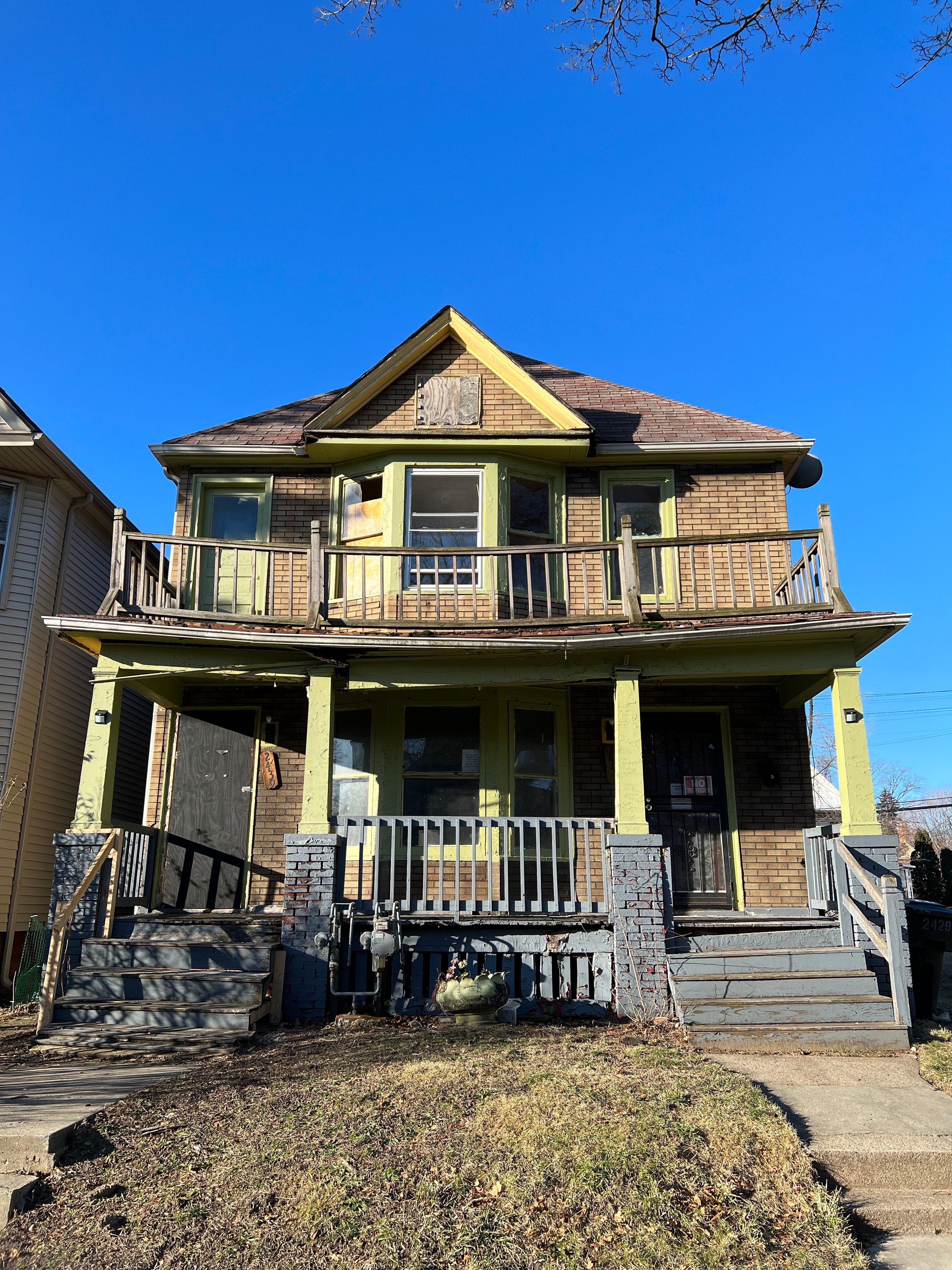 2439 SHERIDAN Street