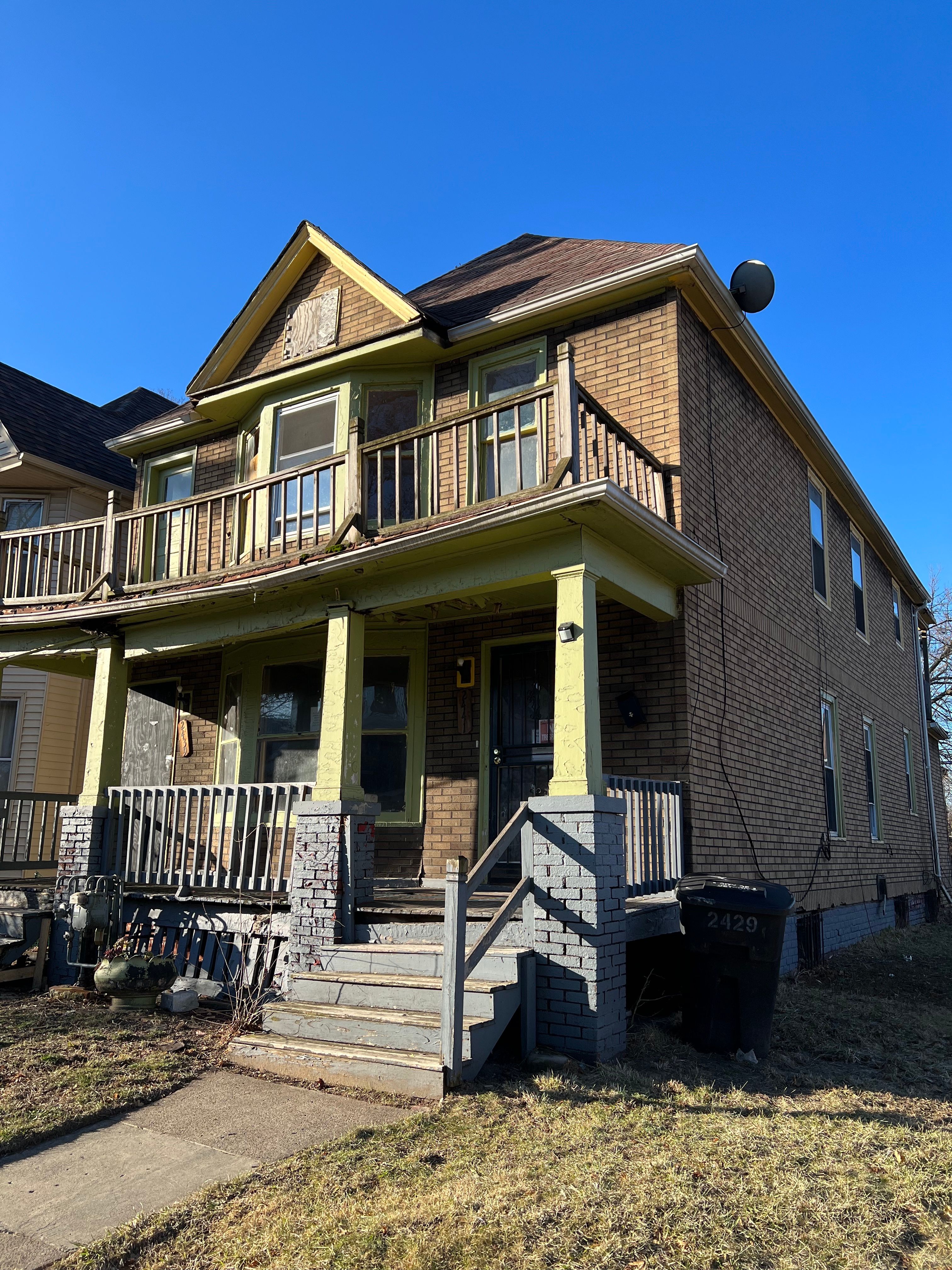 2439 SHERIDAN Street