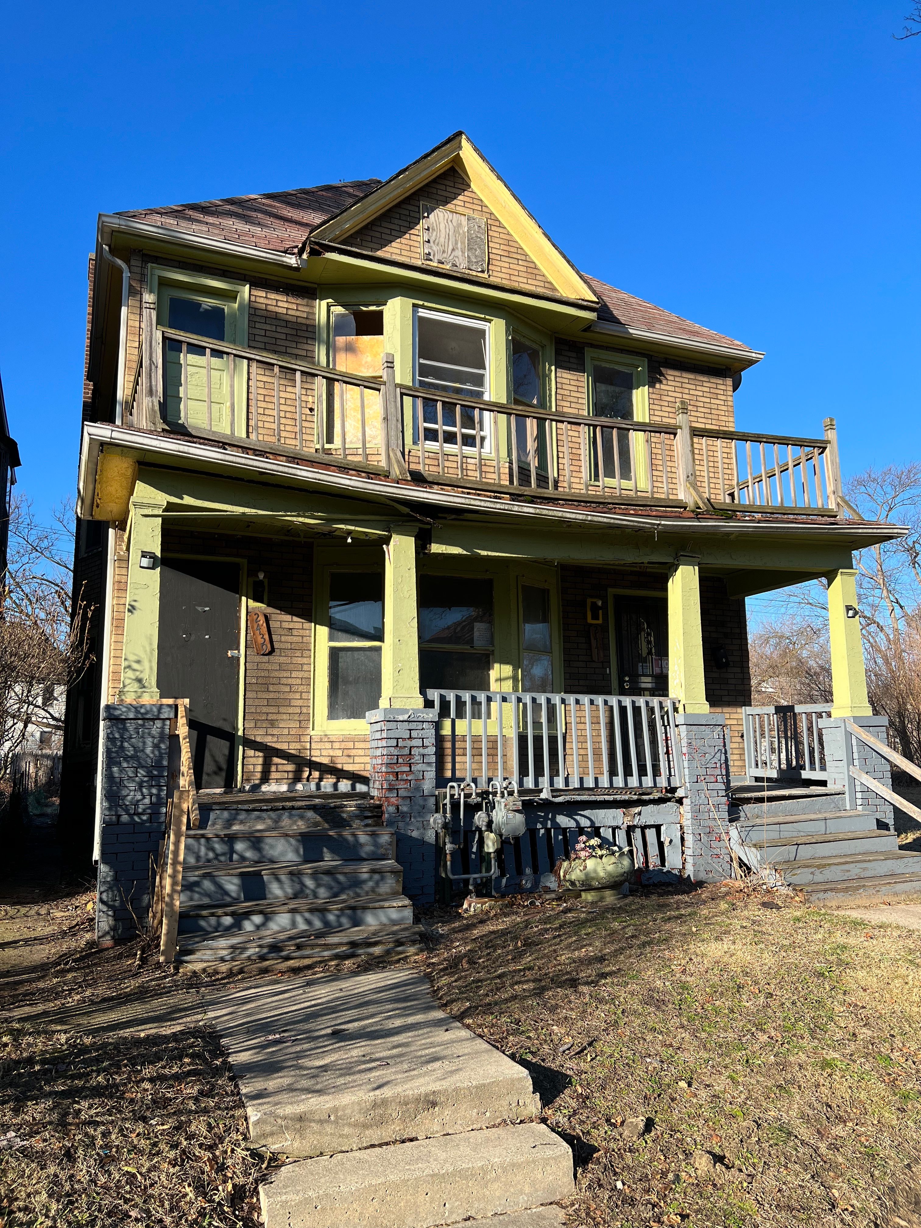 2439 SHERIDAN Street