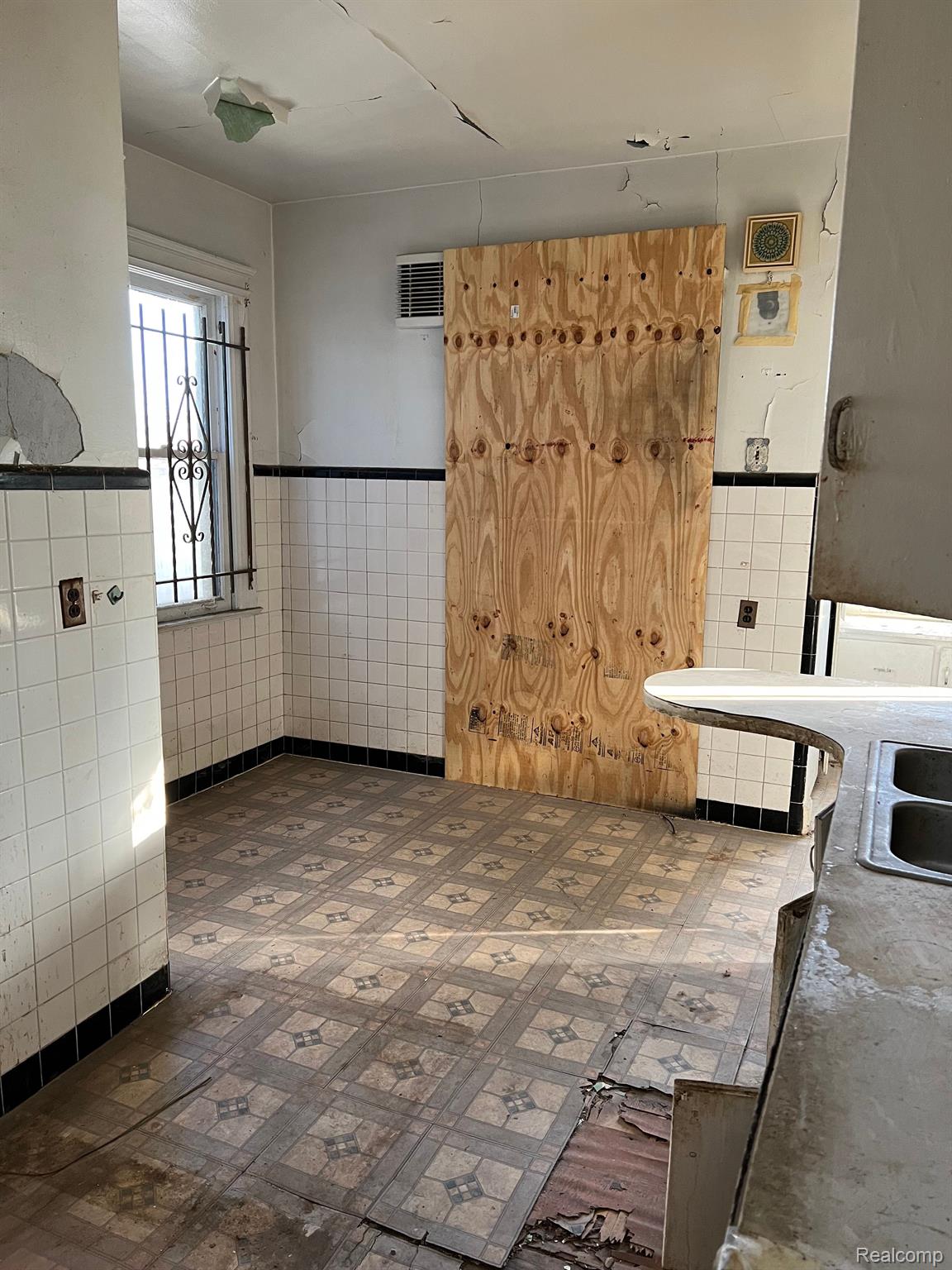 2518 SHERIDAN Street