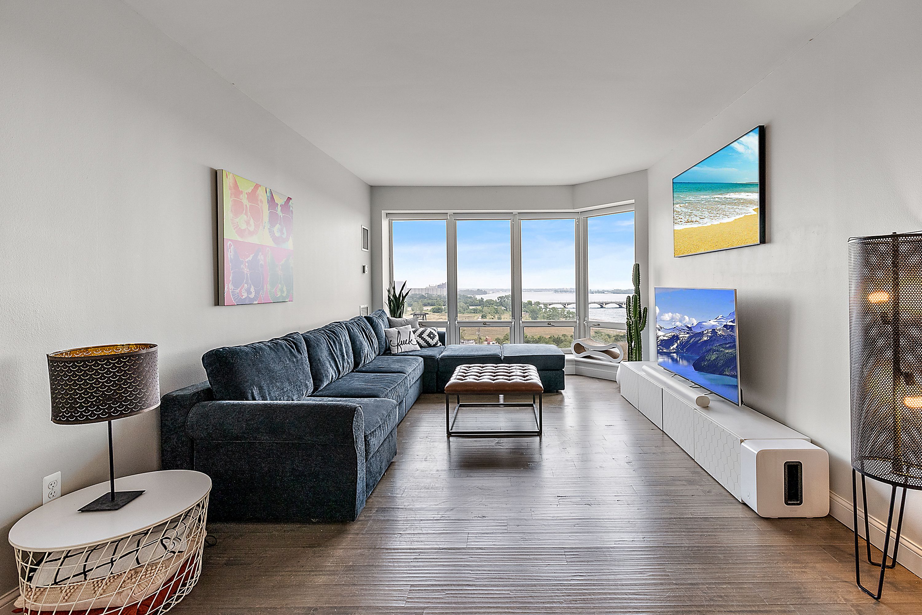 250 E Harbortown  Unit: 1507