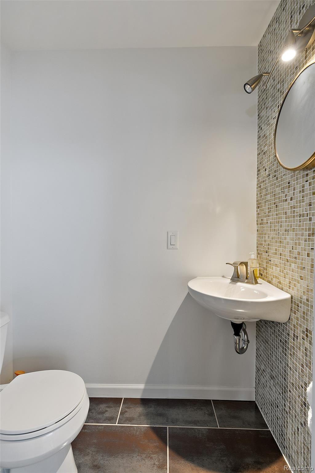 1535 6TH Street Unit: 6