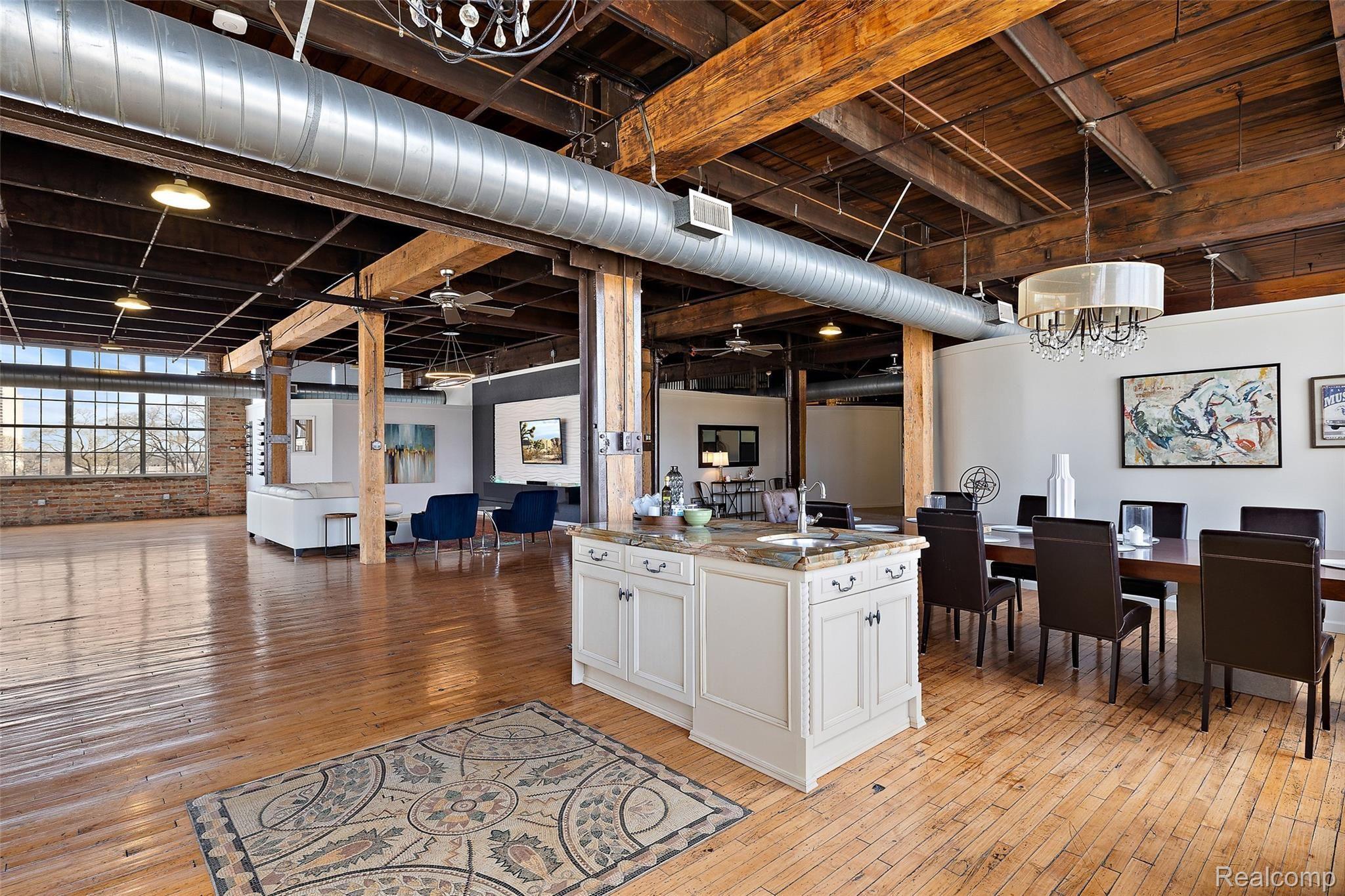 1535 6TH Street Unit: 6