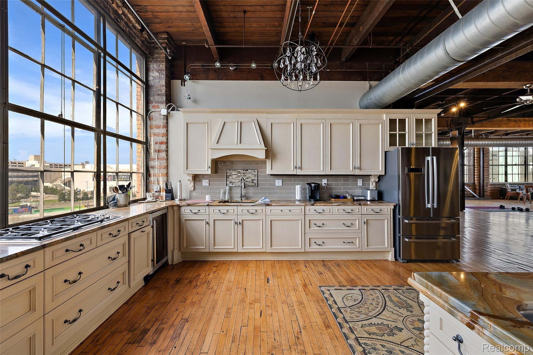 1535 6TH Street Unit: 6