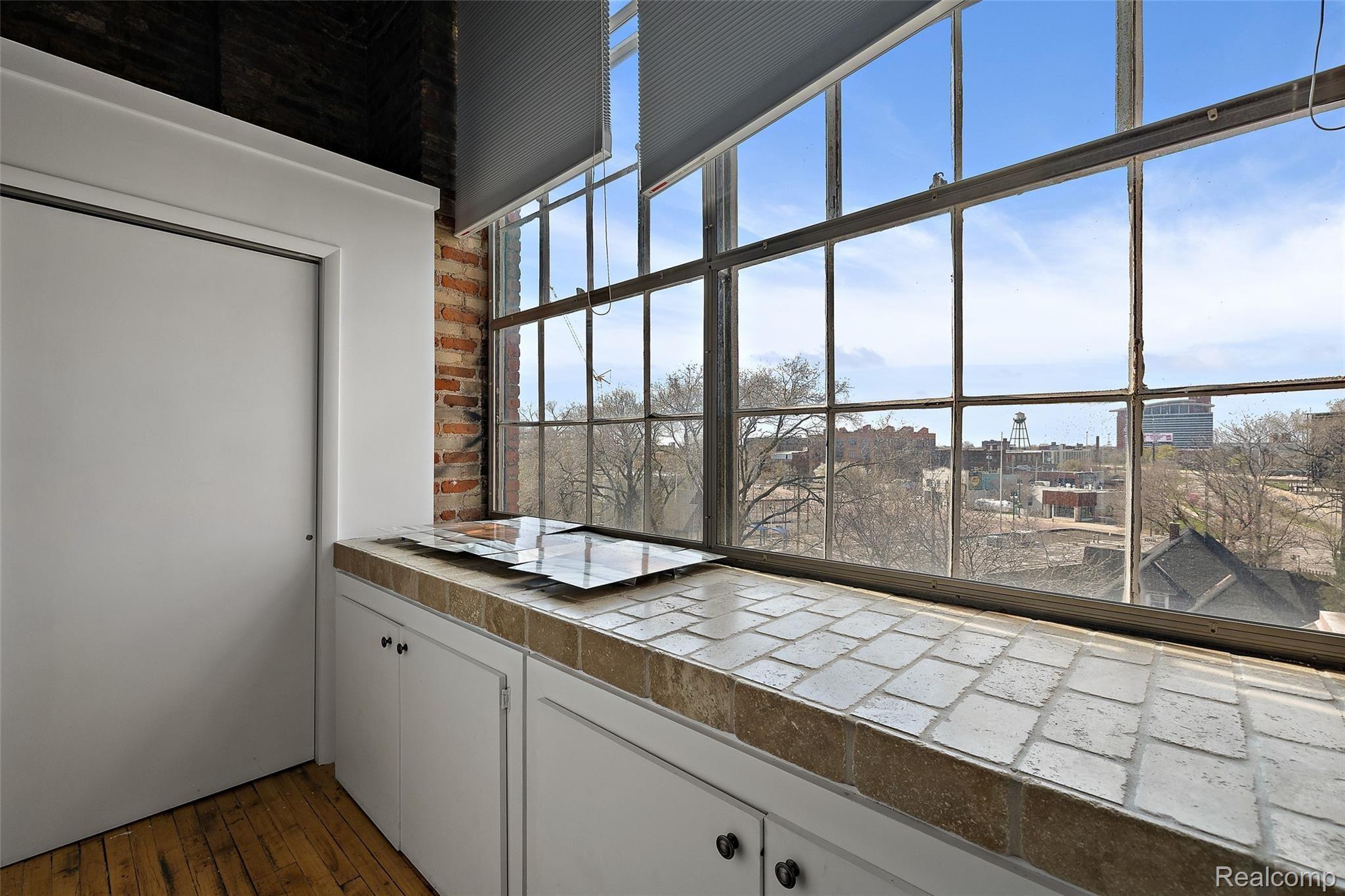 1535 6TH Street Unit: 6